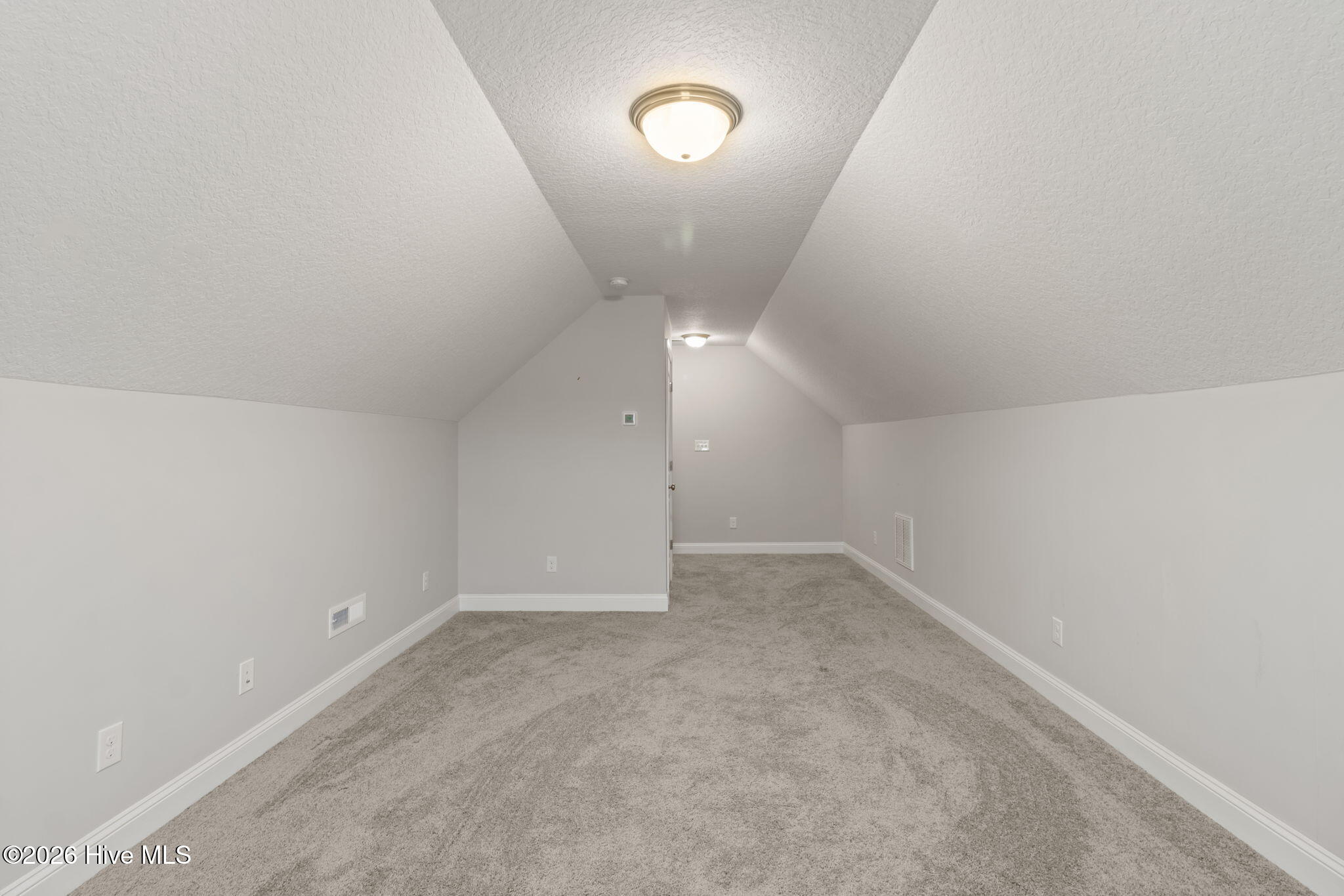 100560055 | Photo 31