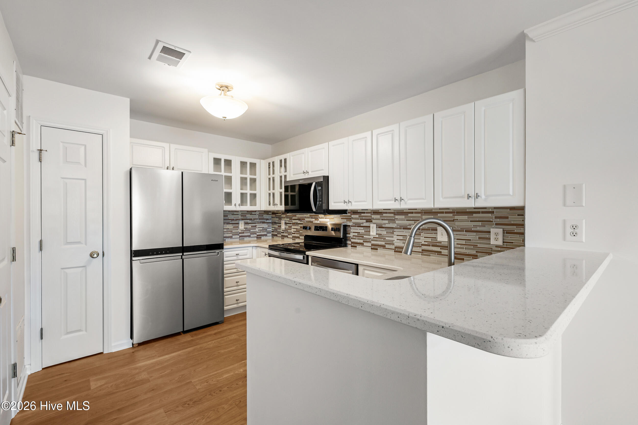 100559813 | Photo 13