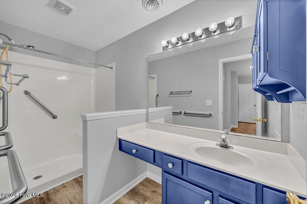 100570351 | Photo 22