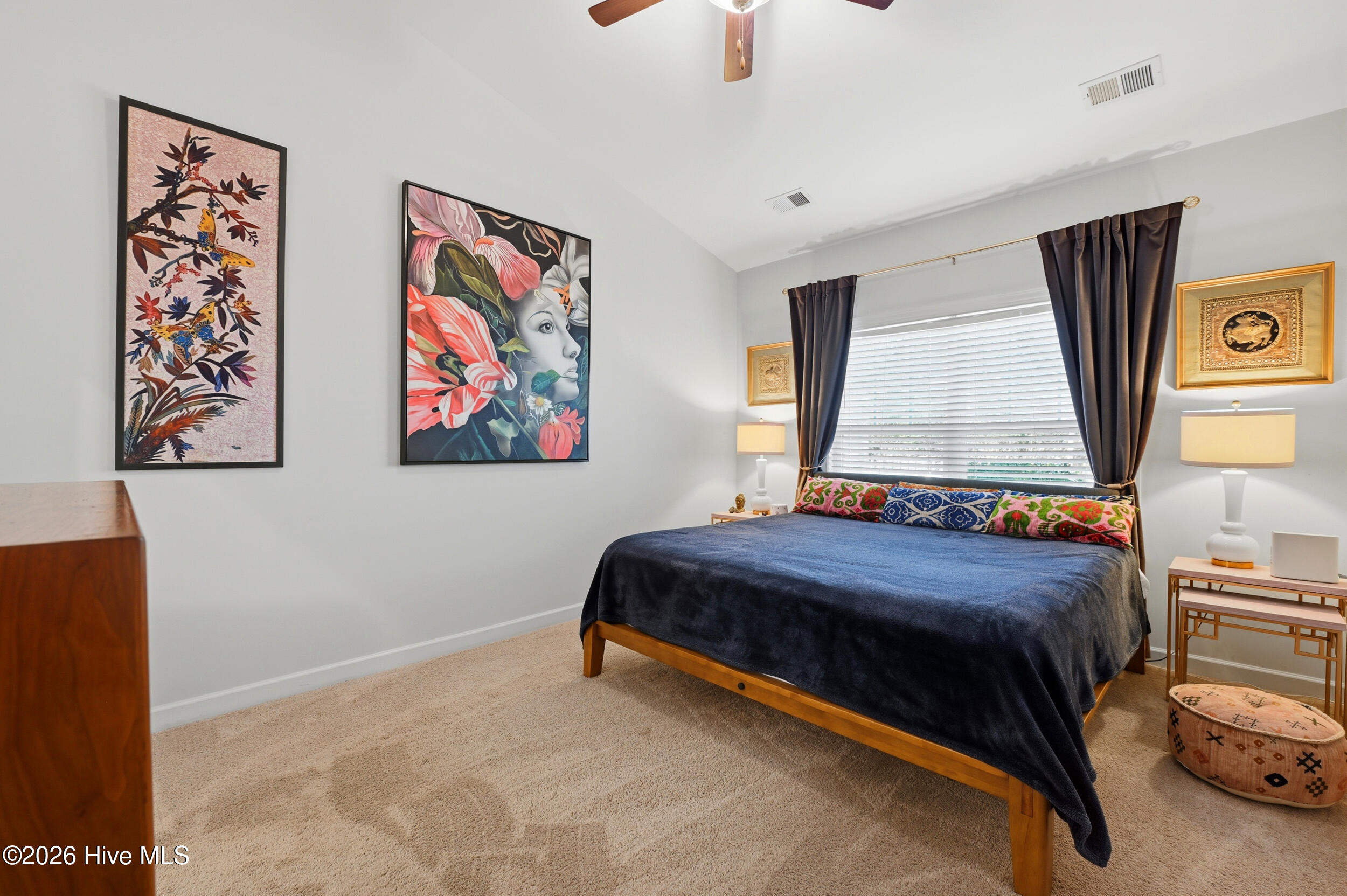 100562776 | Photo 17