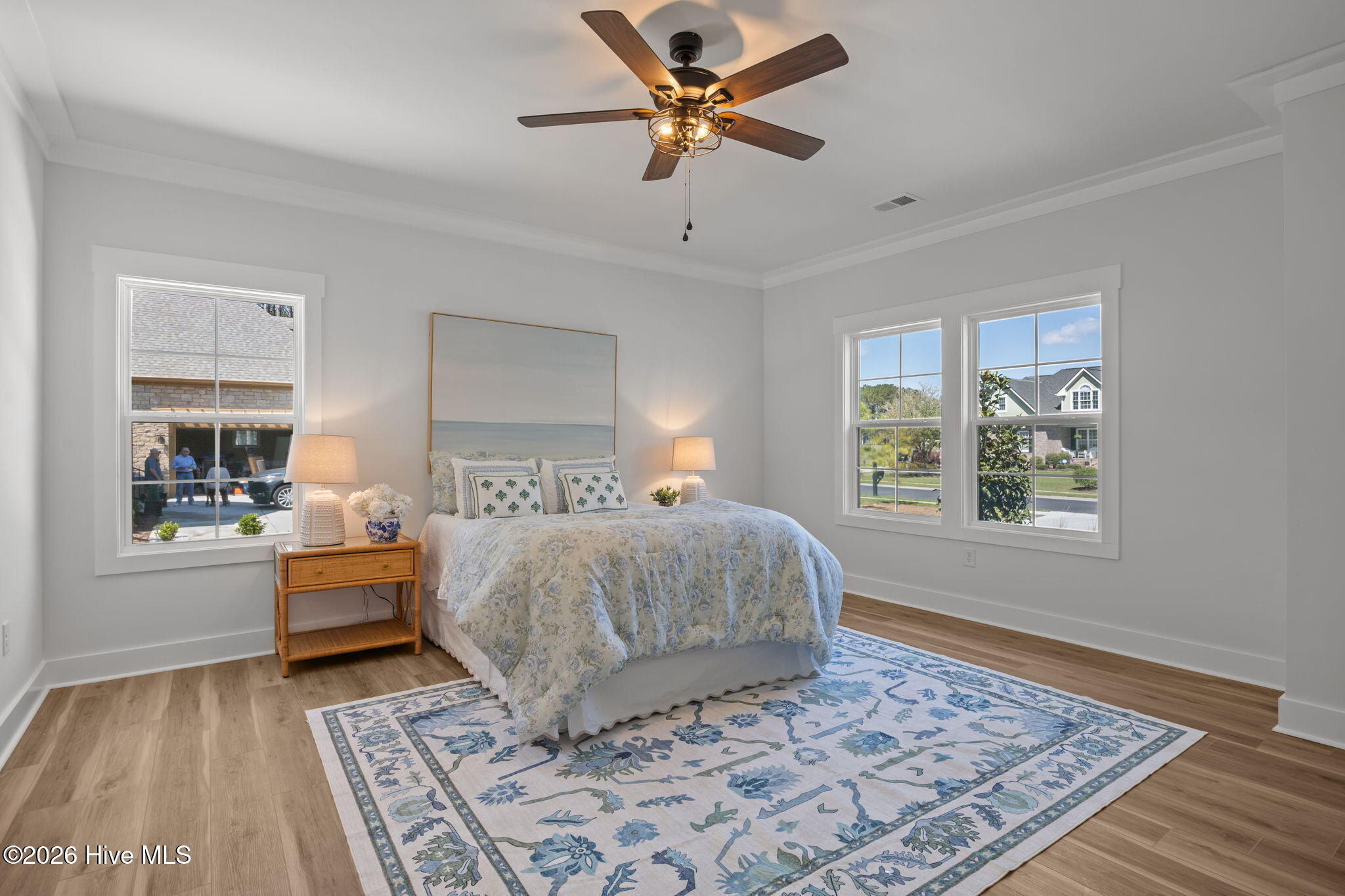 100563337 | Photo 15