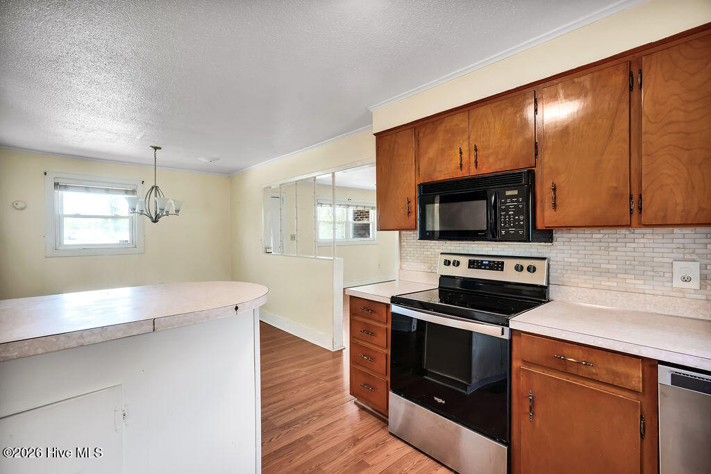 100567983 | Photo 11