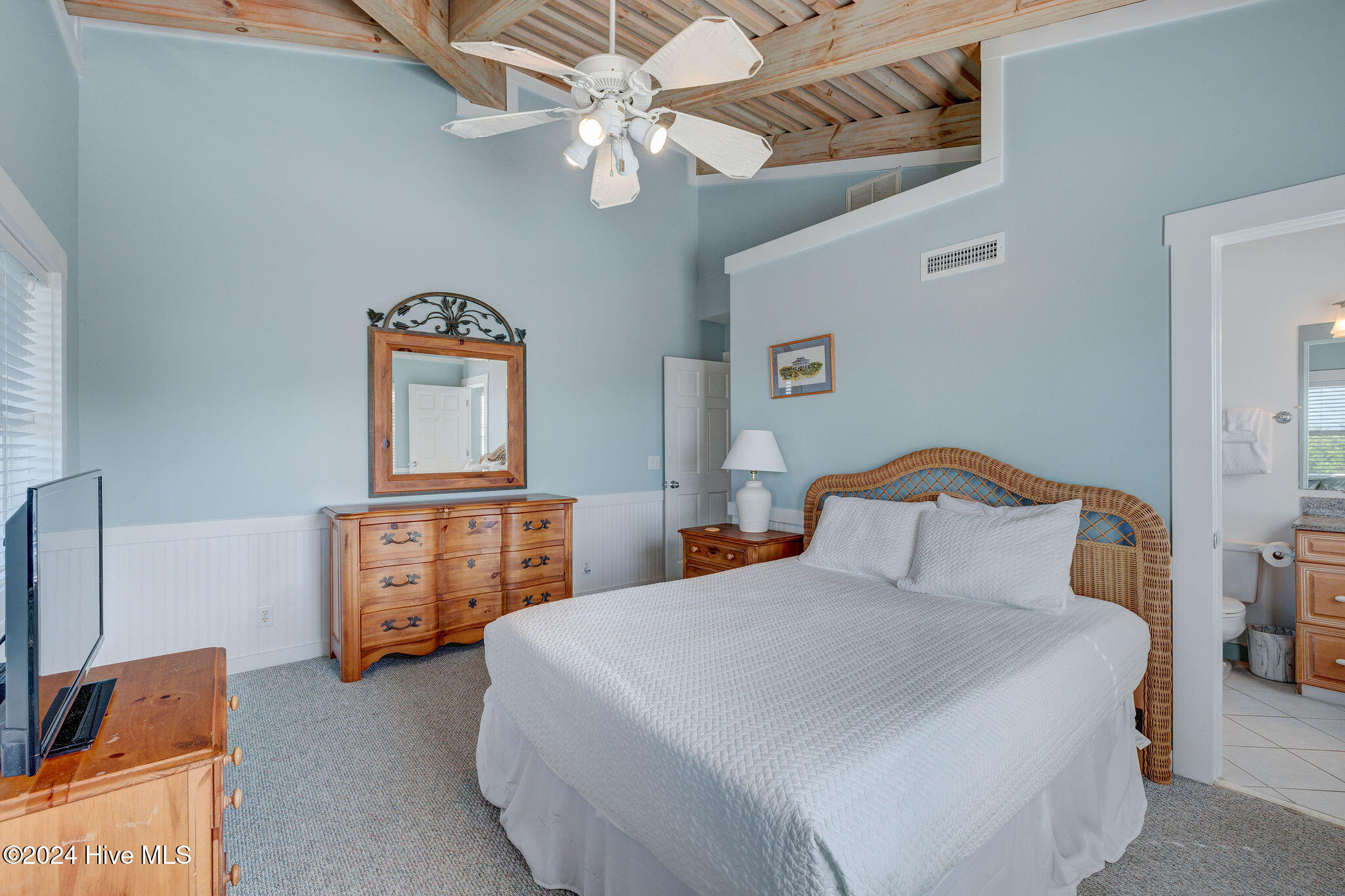 100526759 | Photo 40