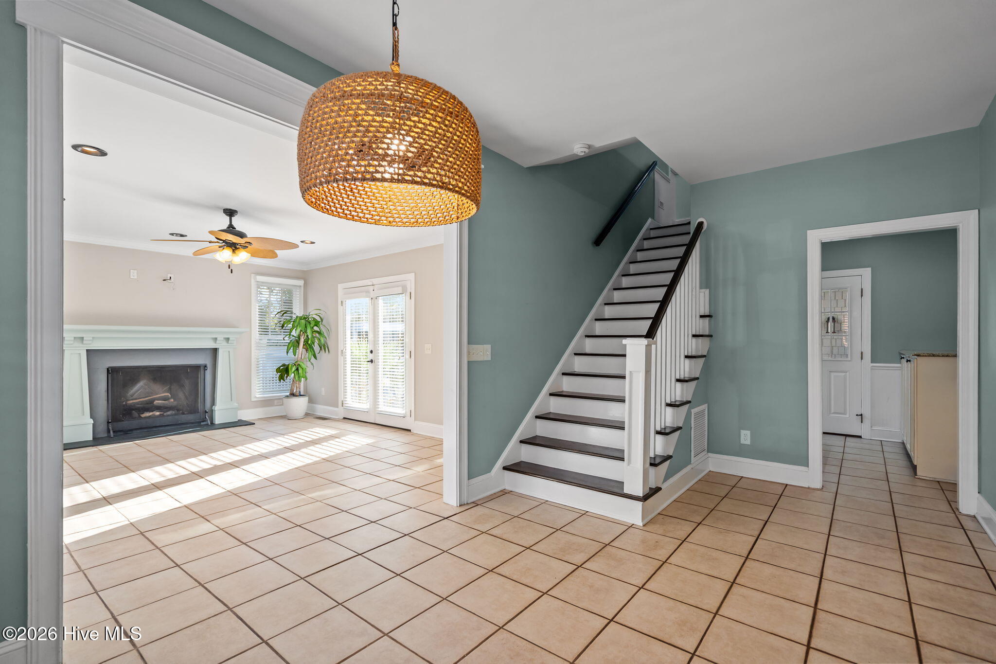 100565239 | Photo 25