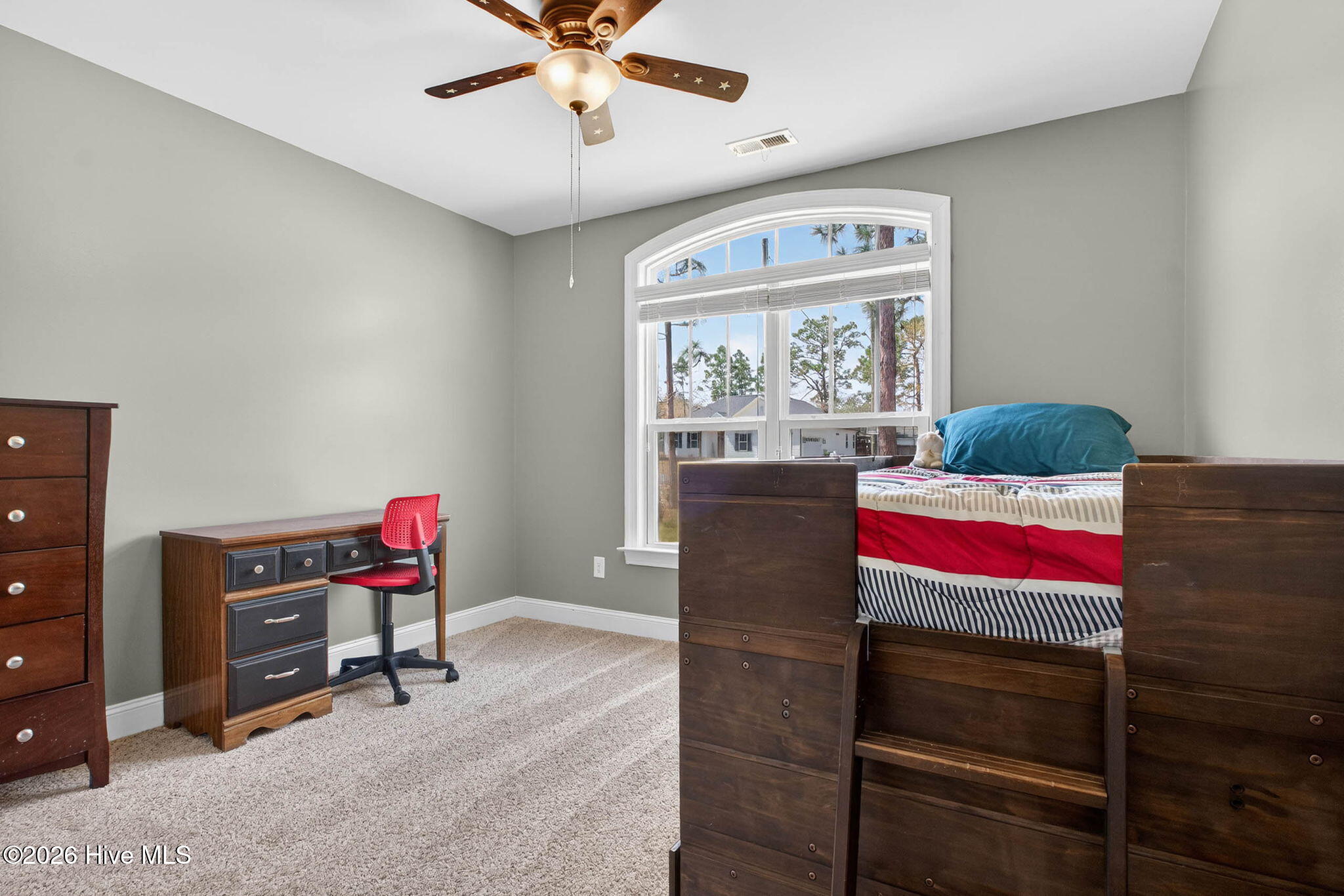 100561727 | Photo 25