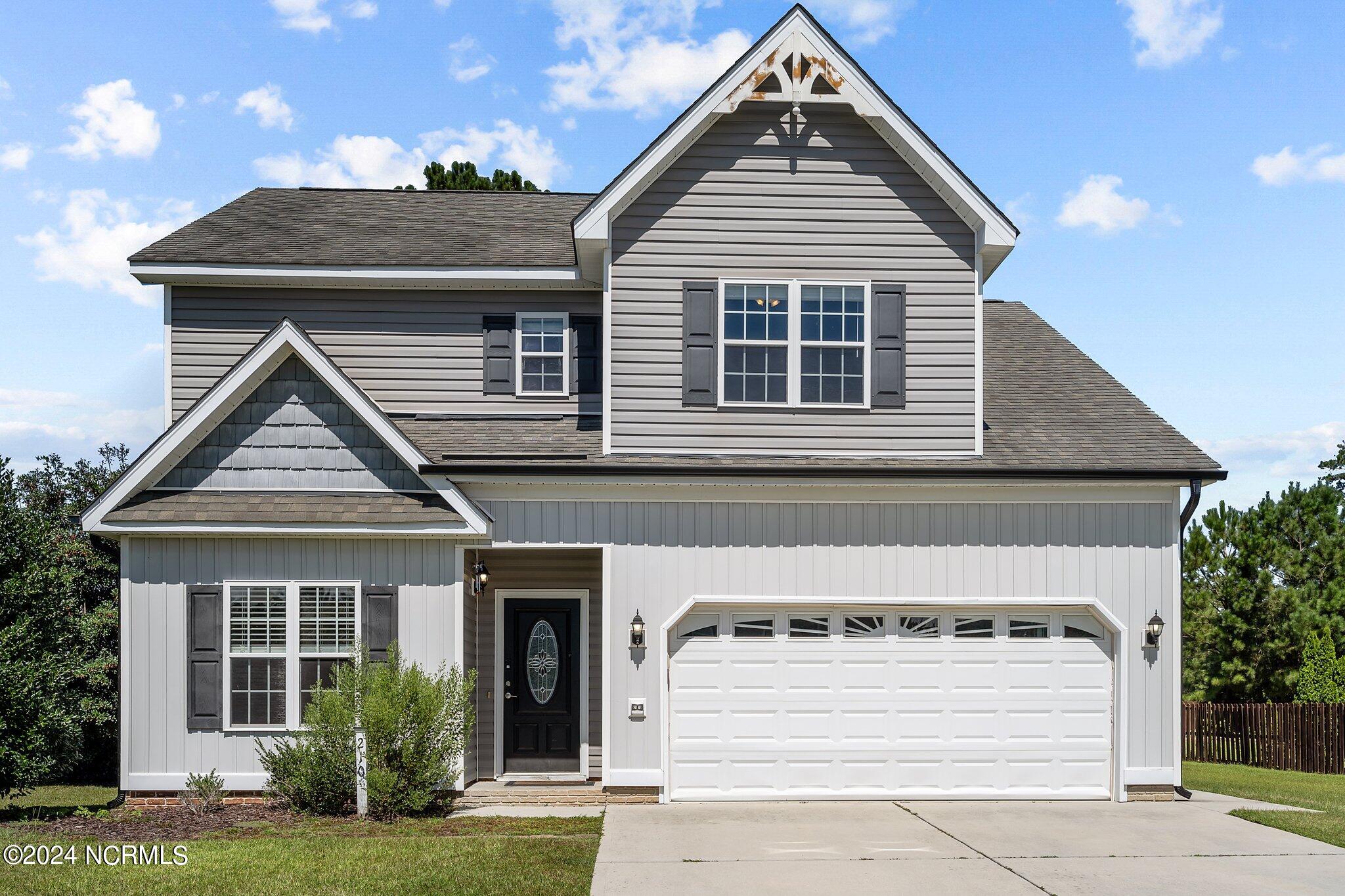 210 Wedgefield Circle,Maple Hill