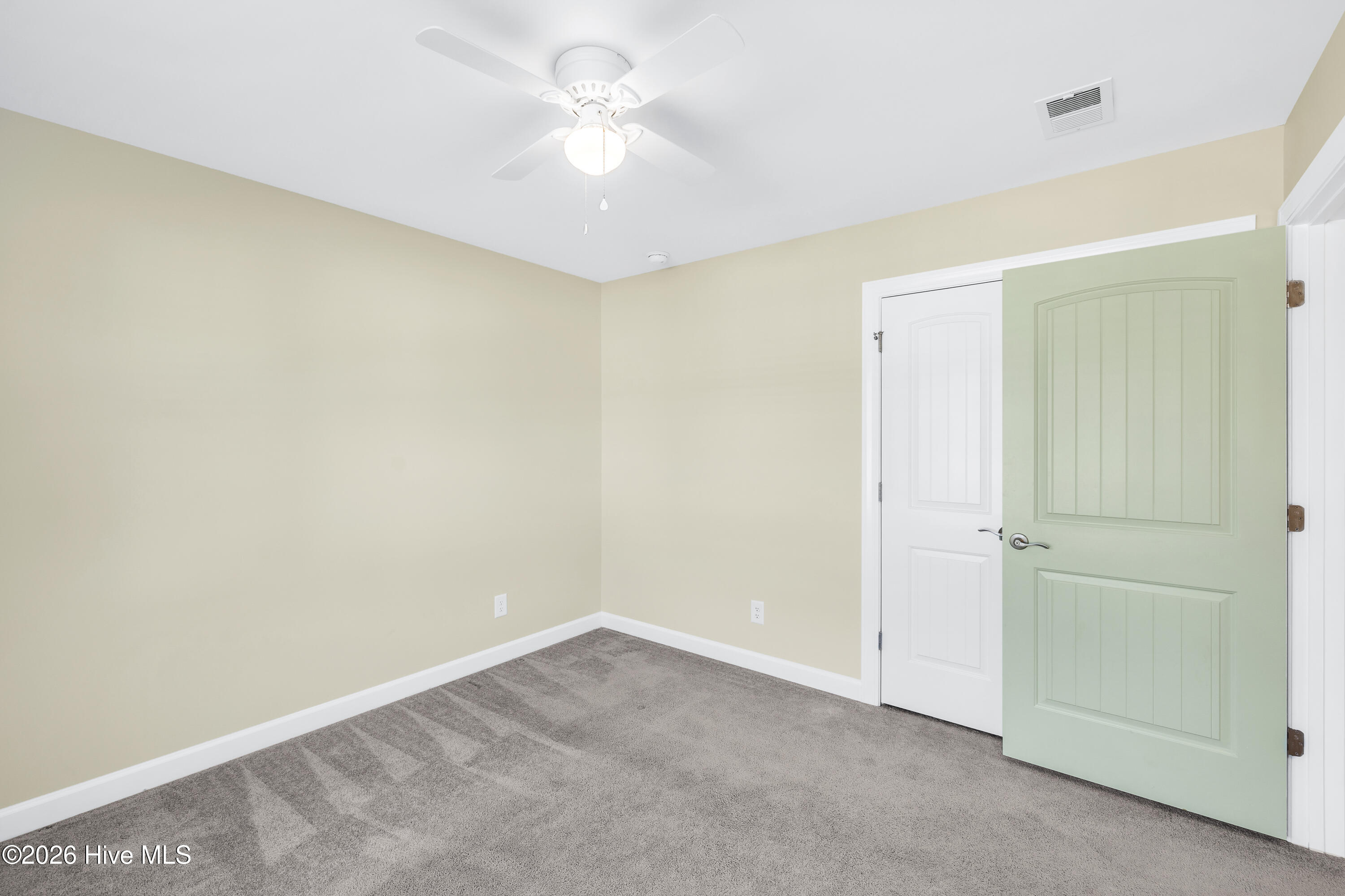 100548253 | Photo 43