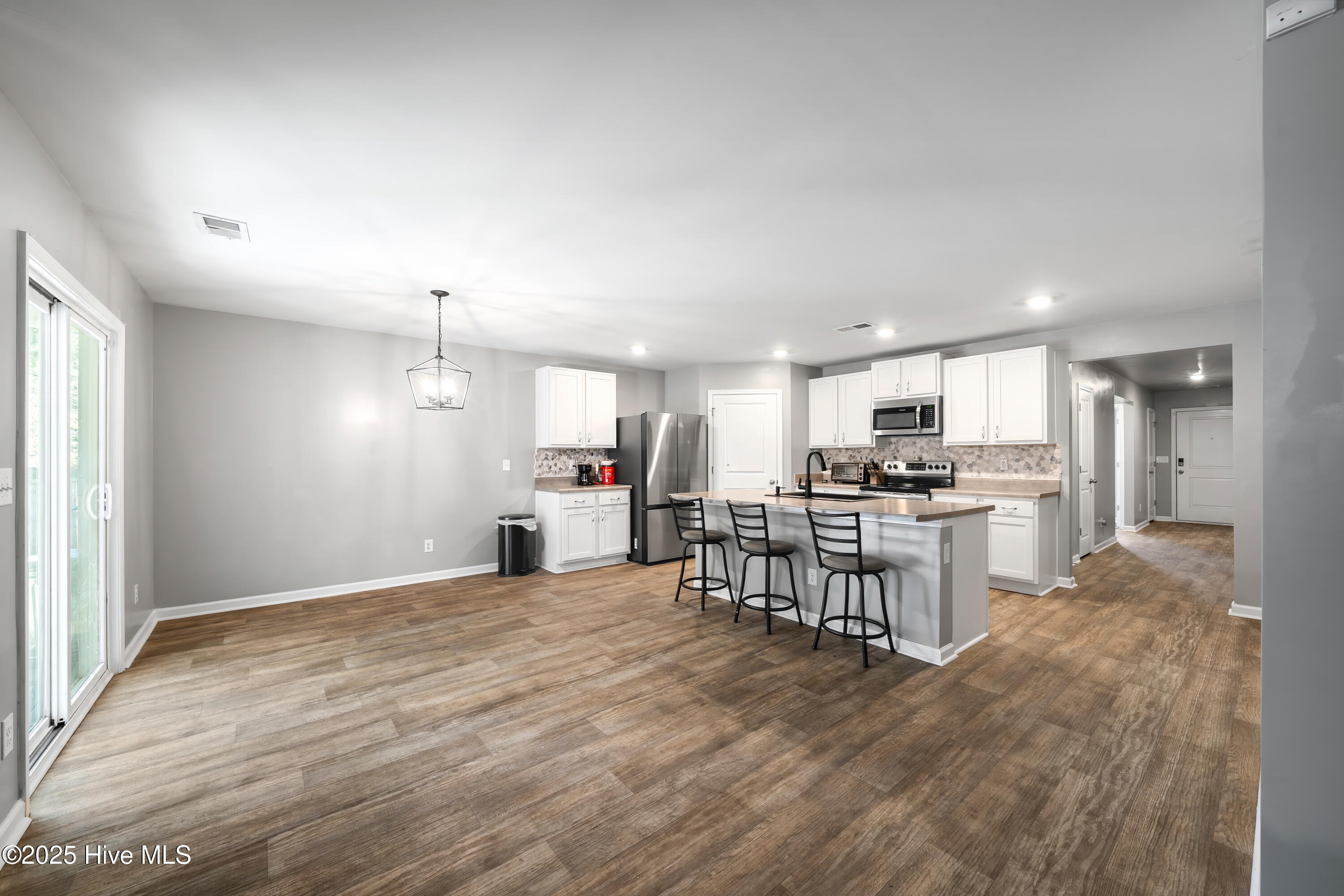 100538063 | Photo 26