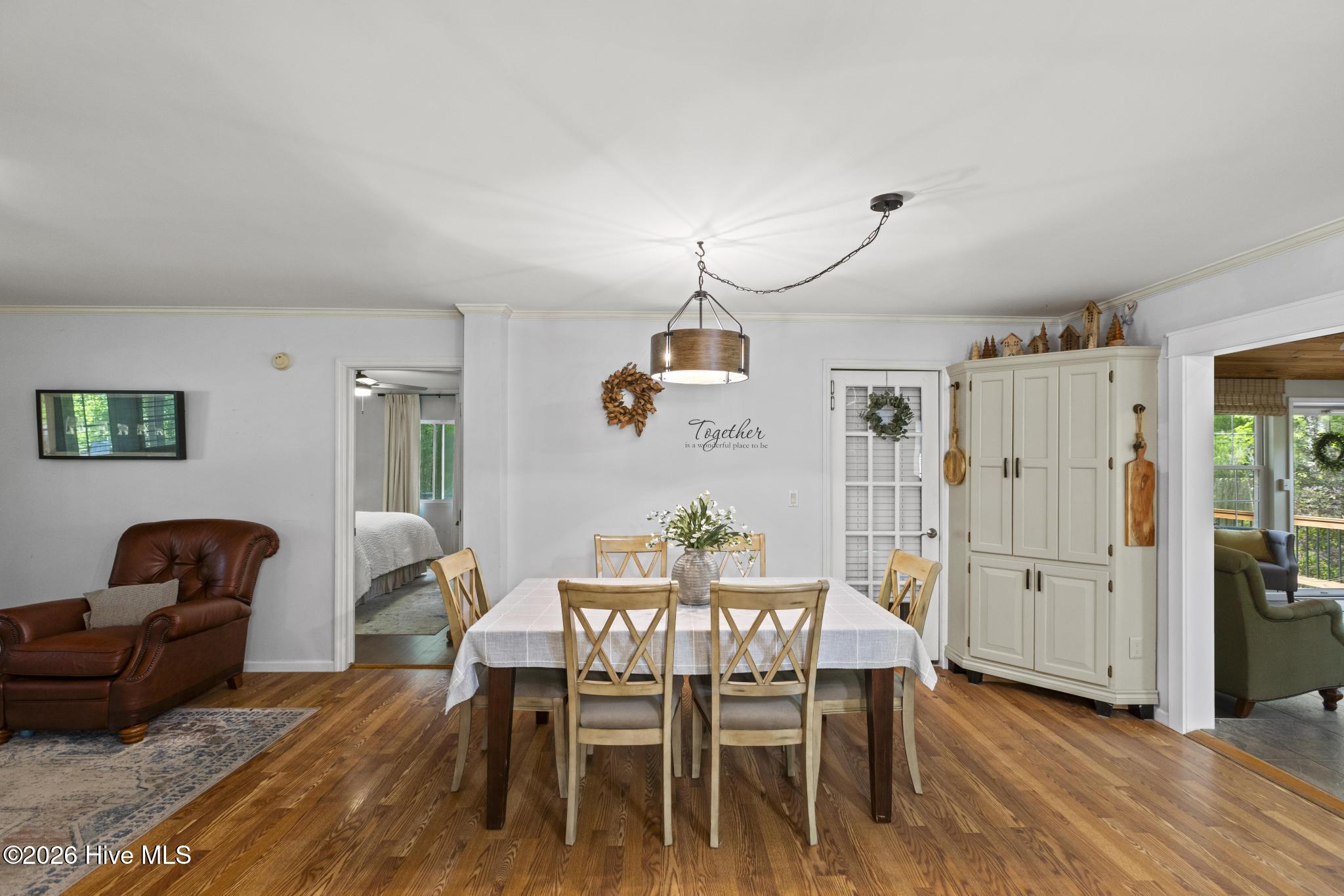 100569223 | Photo 19