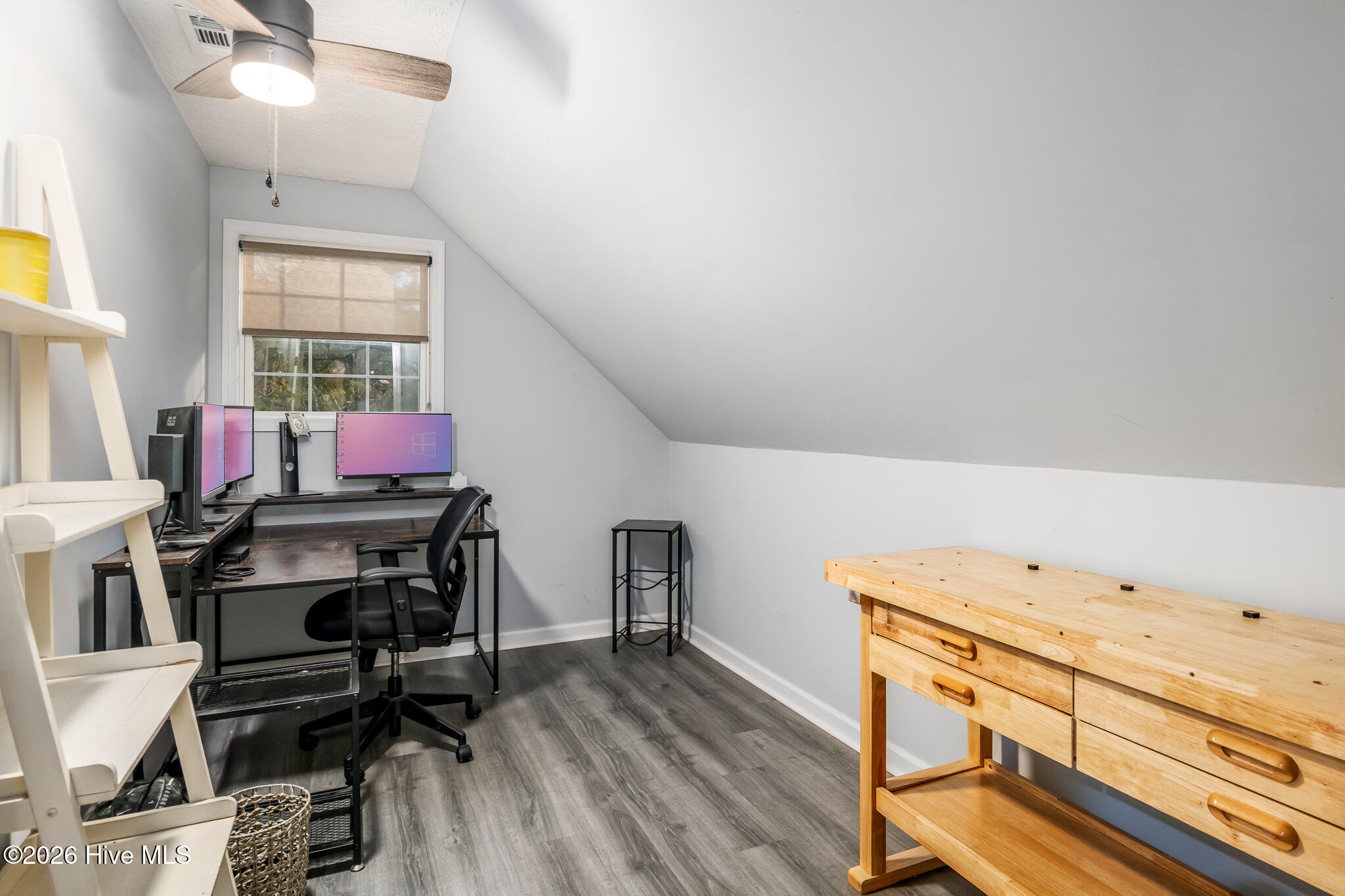 100549420 | Photo 23