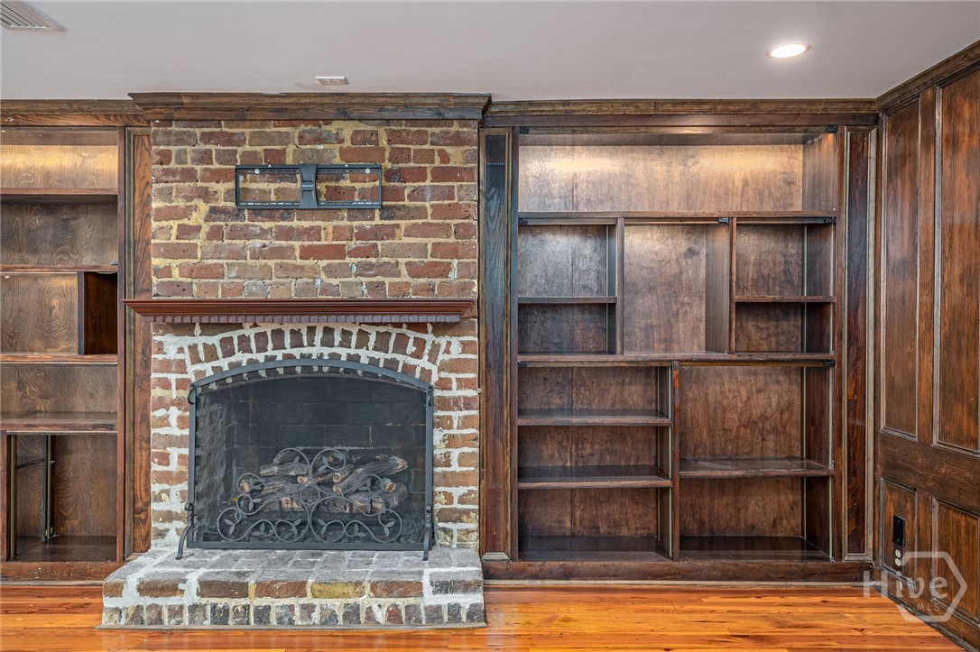 Beautiful millwork and built-in sheving