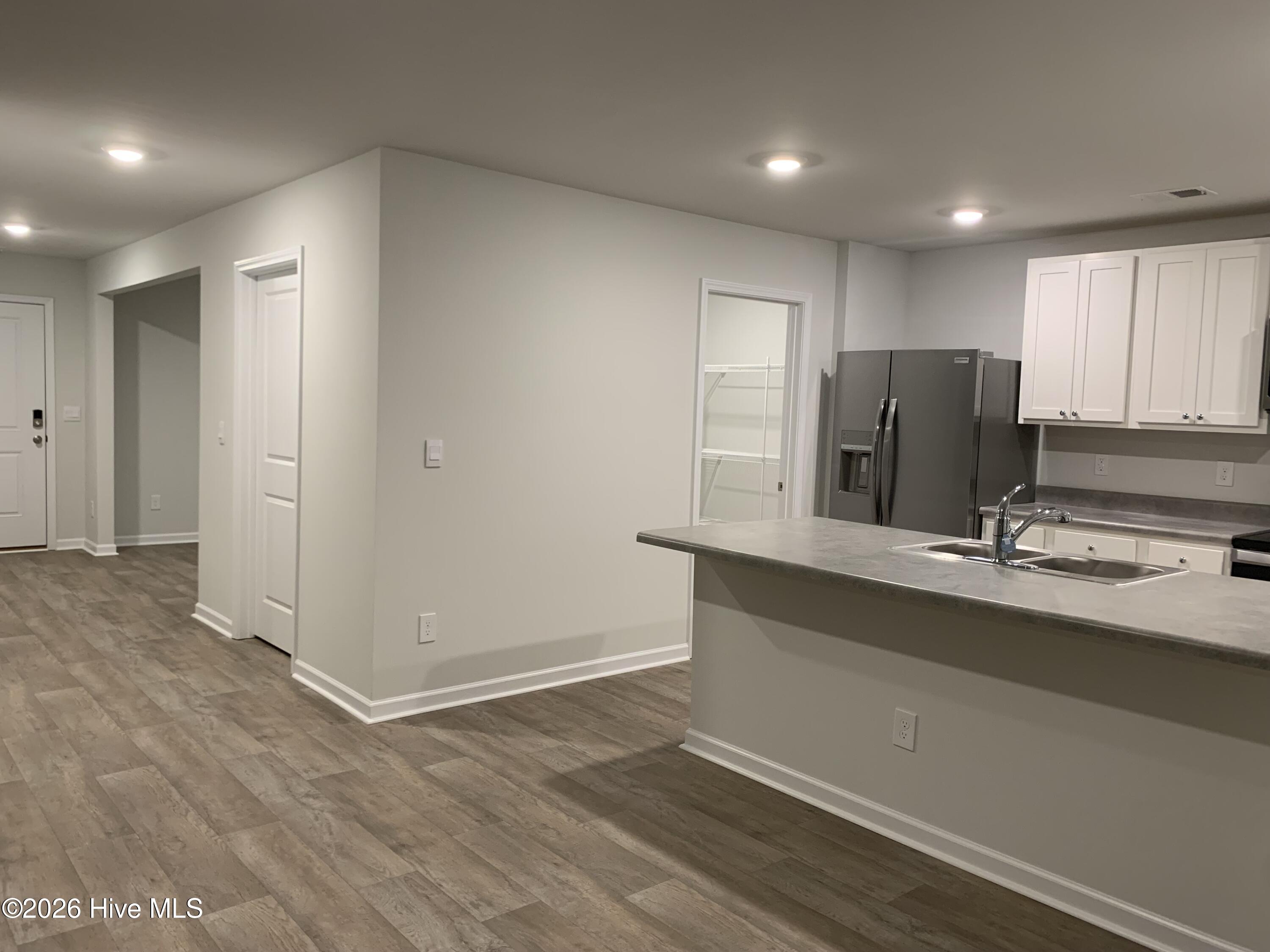 100568580 | Photo 24