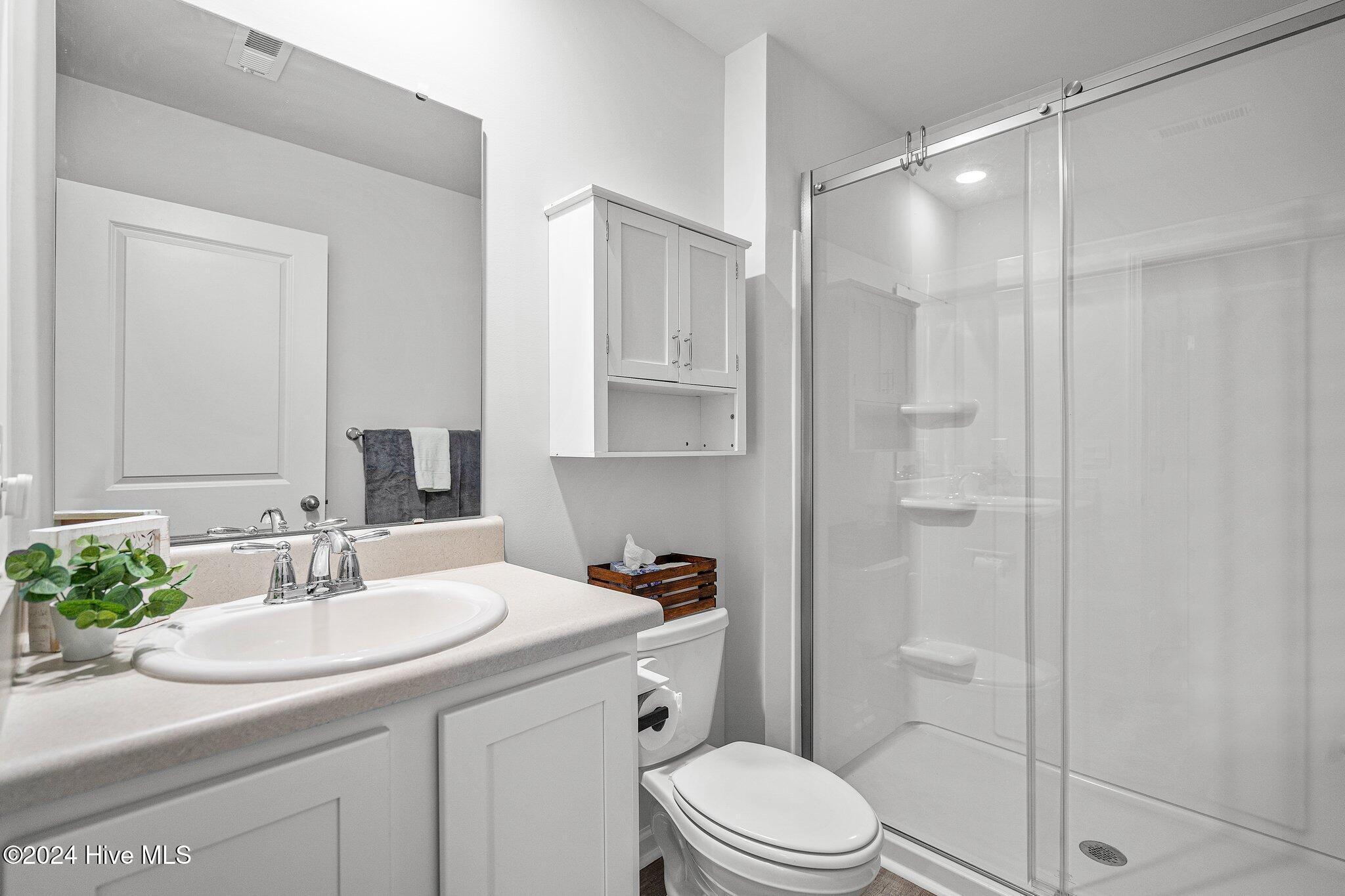 100557266 | Photo 17