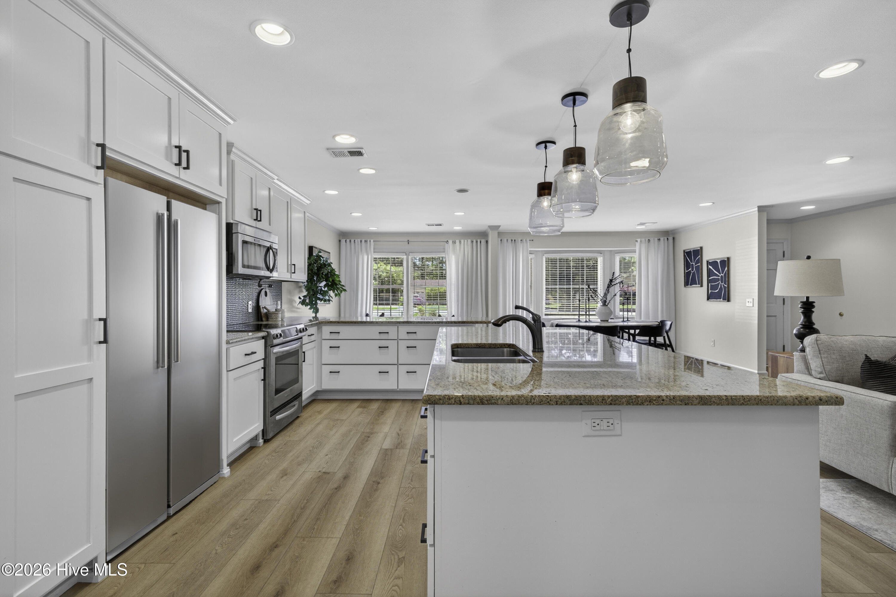 118 N Hampton Road N, Wilmington, NC 28409 – photo 8: 118NHamptonRoad-21_Virtual_Fridge