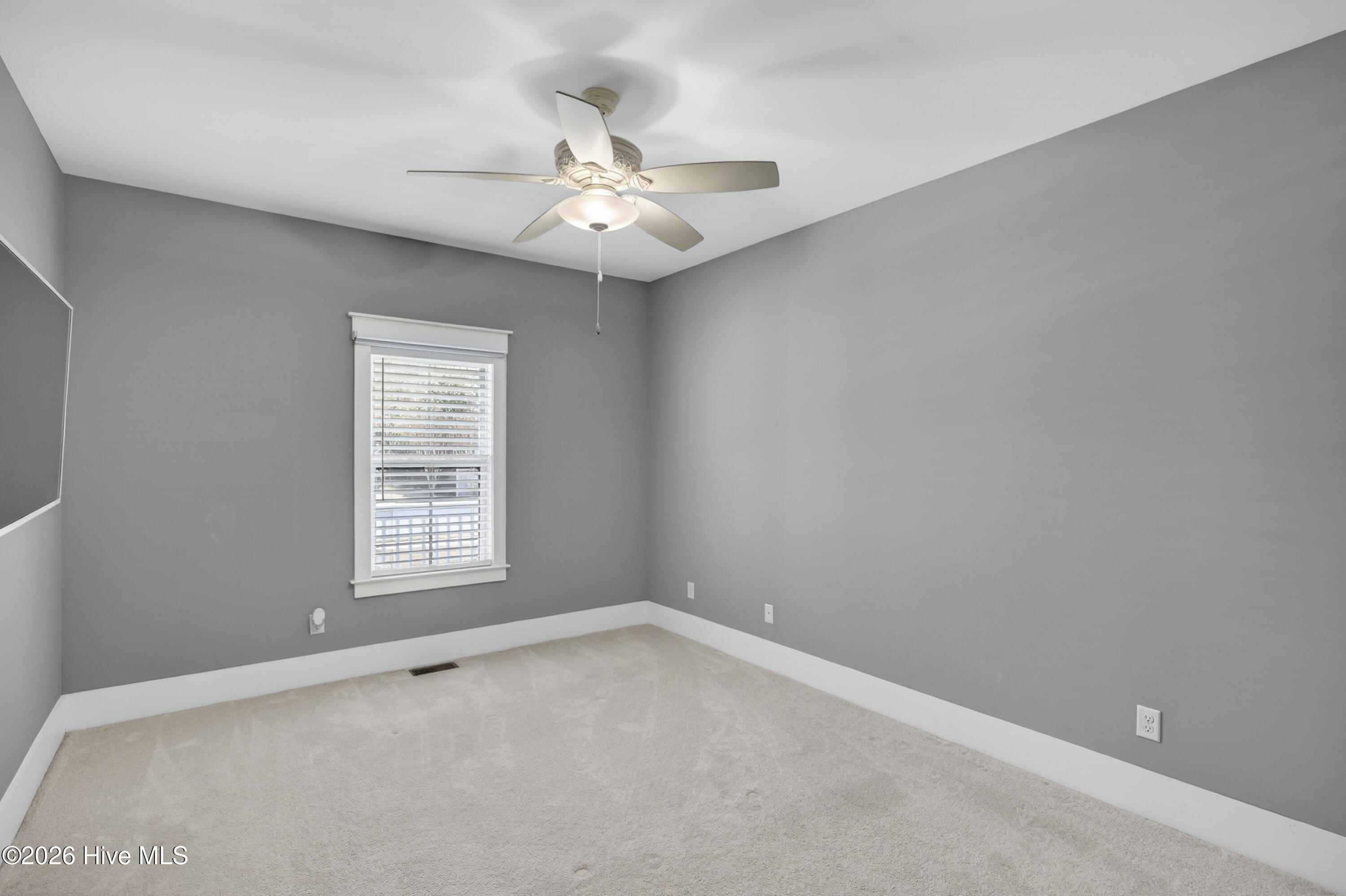 100555140 | Photo 27