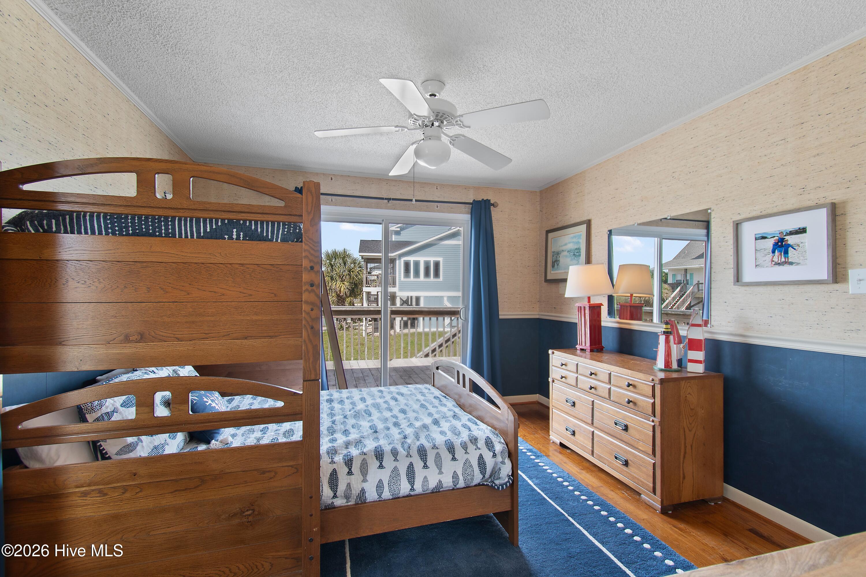 100561675 | Photo 34