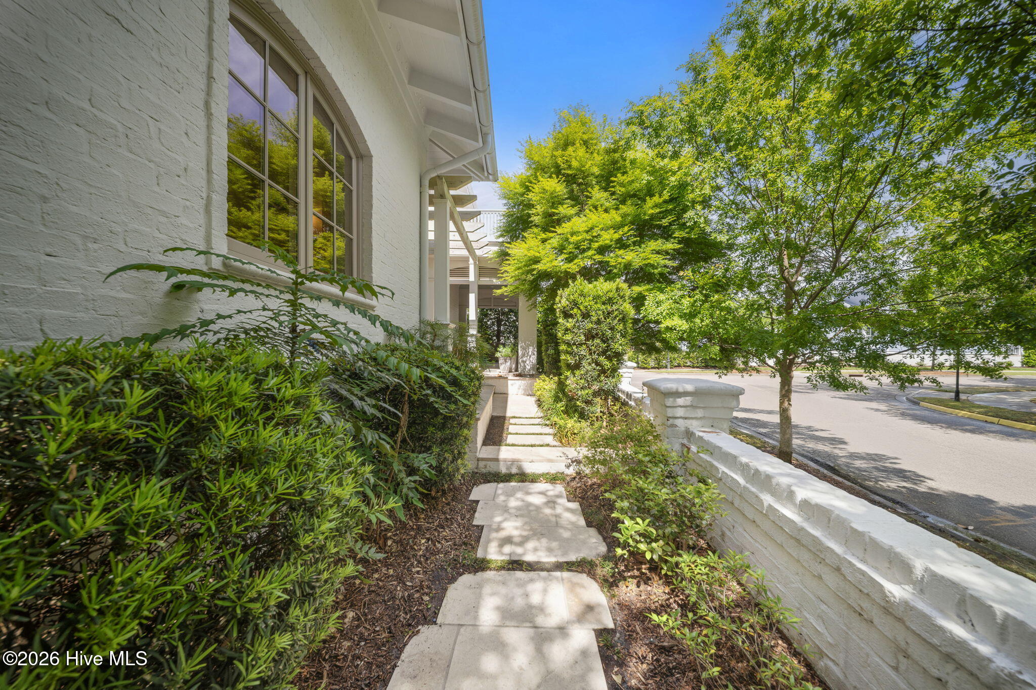 100570583 | Photo 68