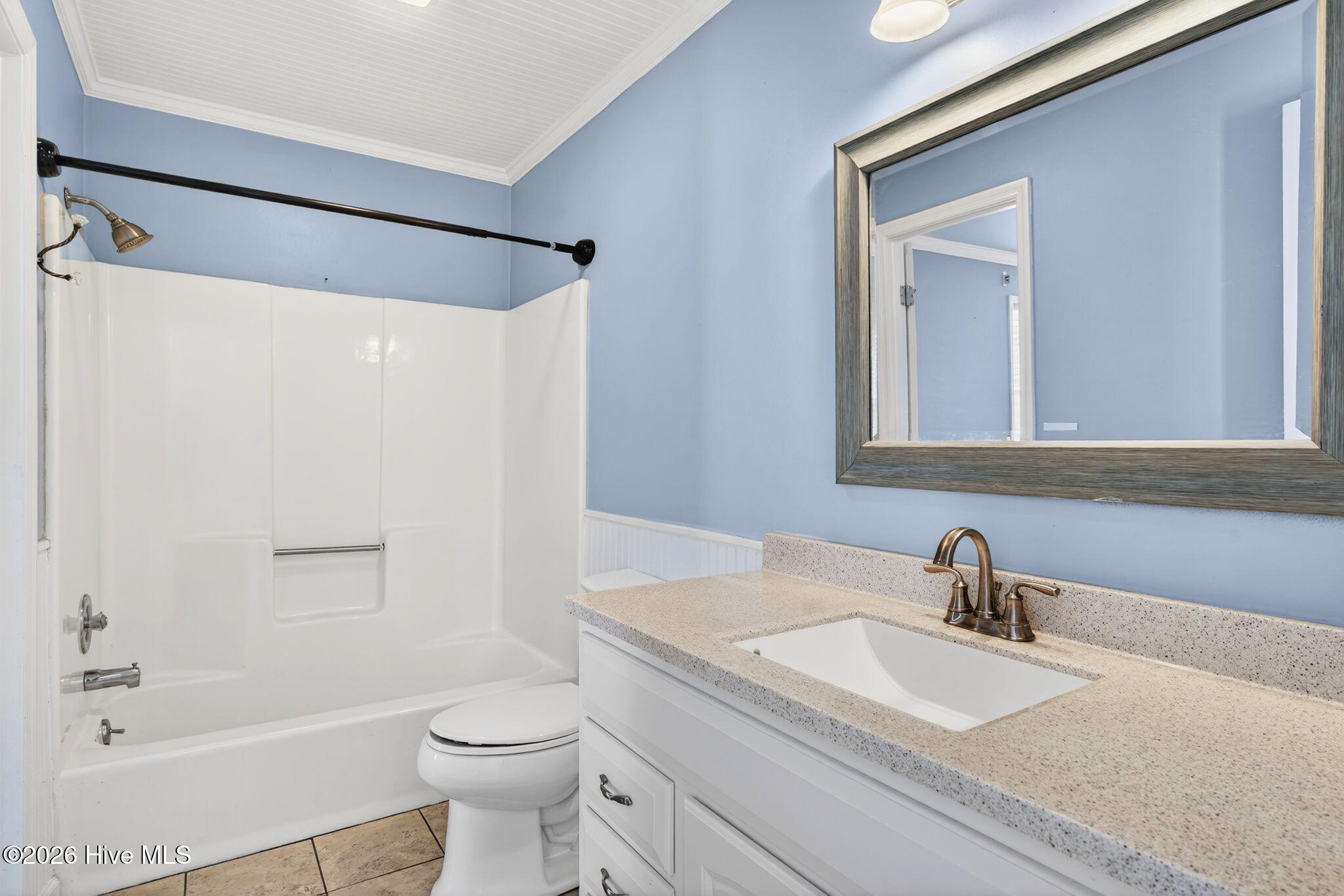 100558194 | Photo 33