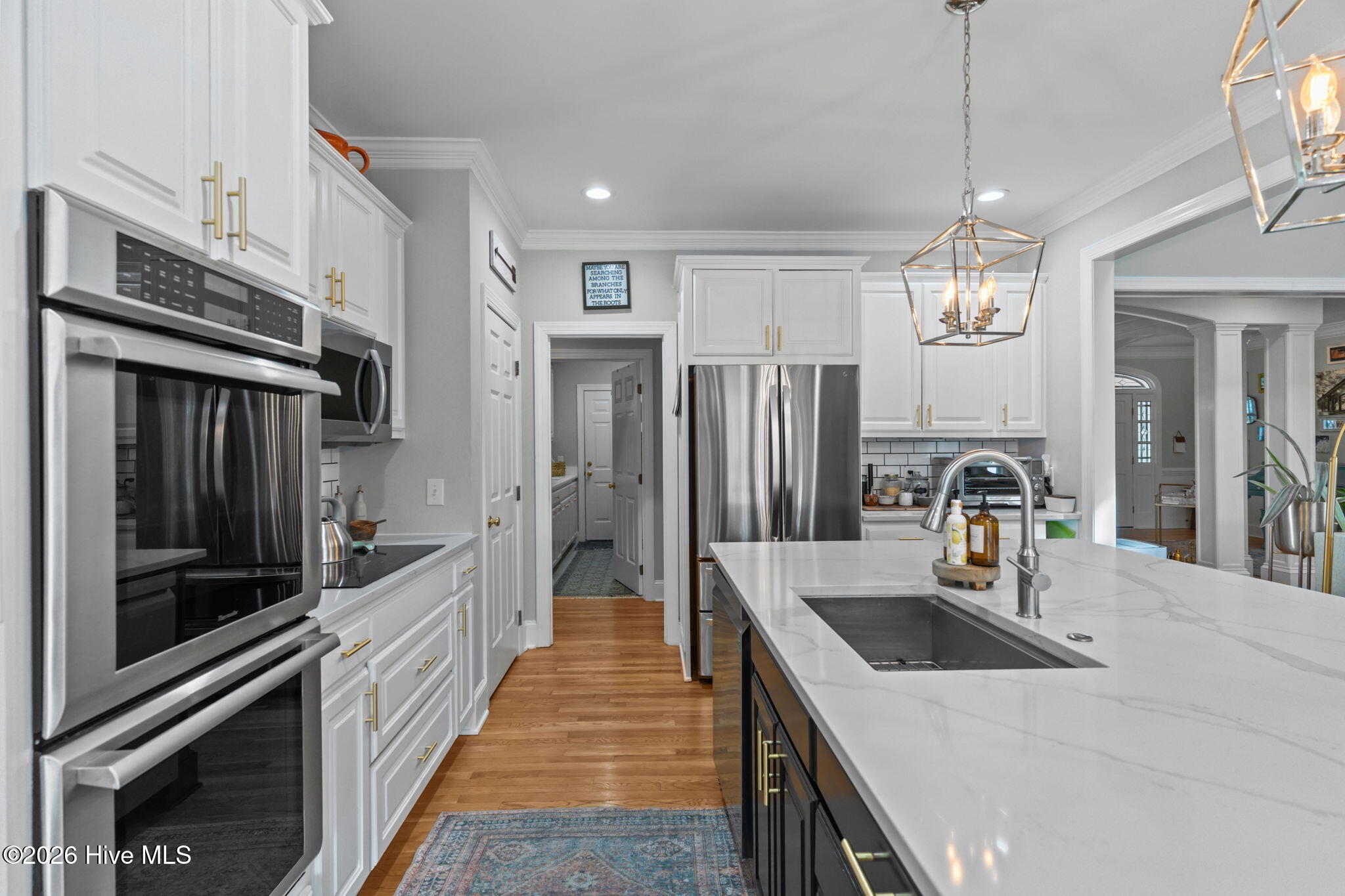 100556874 | Photo 25