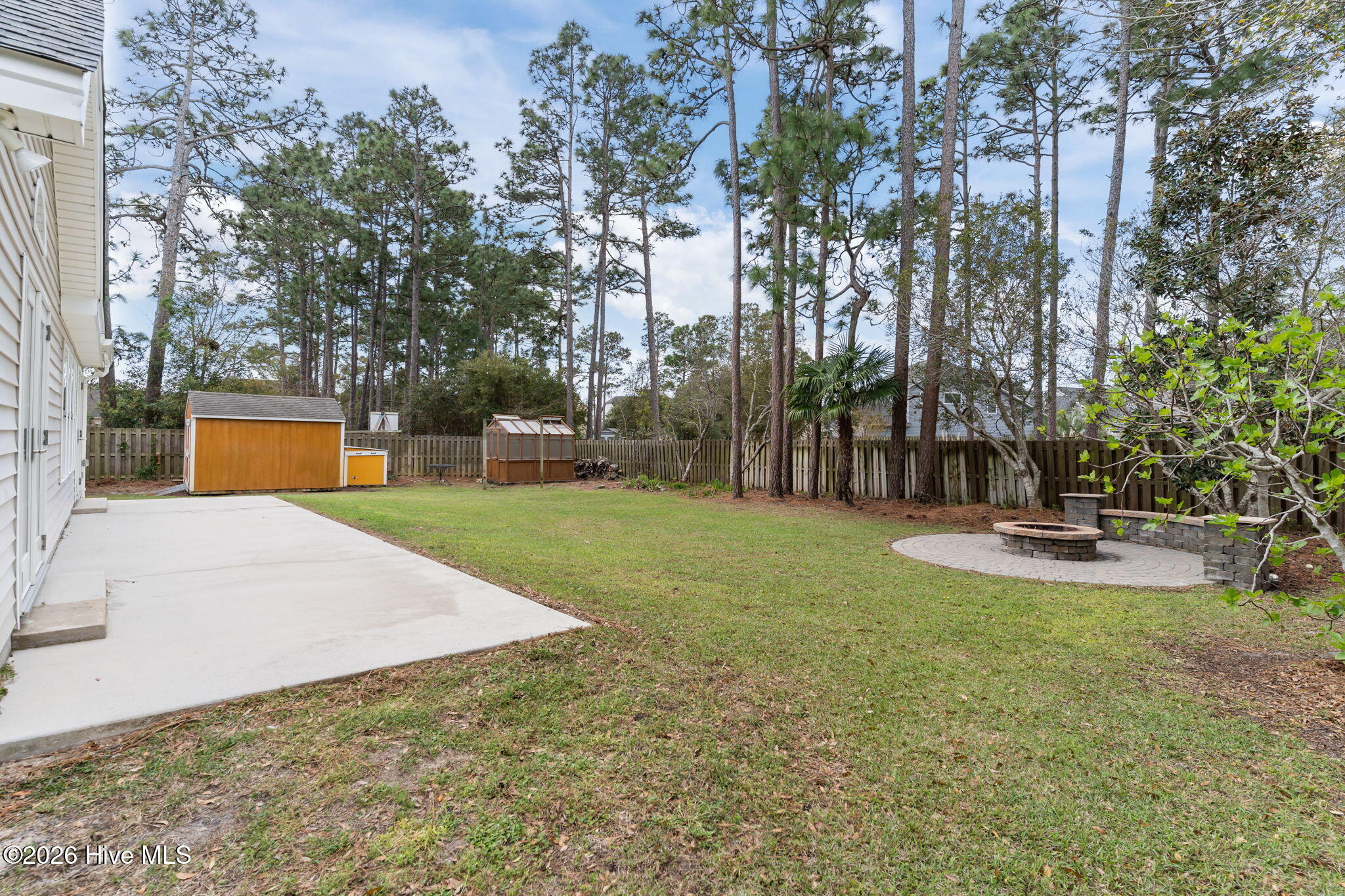 100563070 | Photo 47