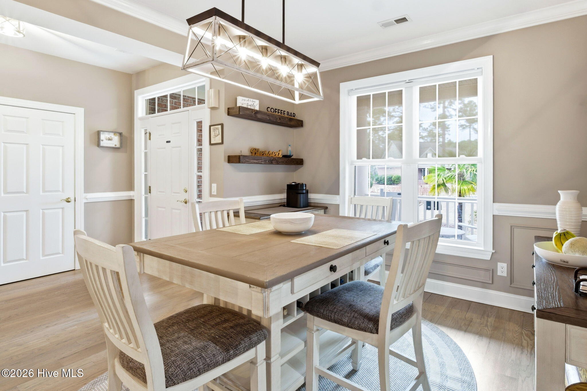 100556153 | Photo 24