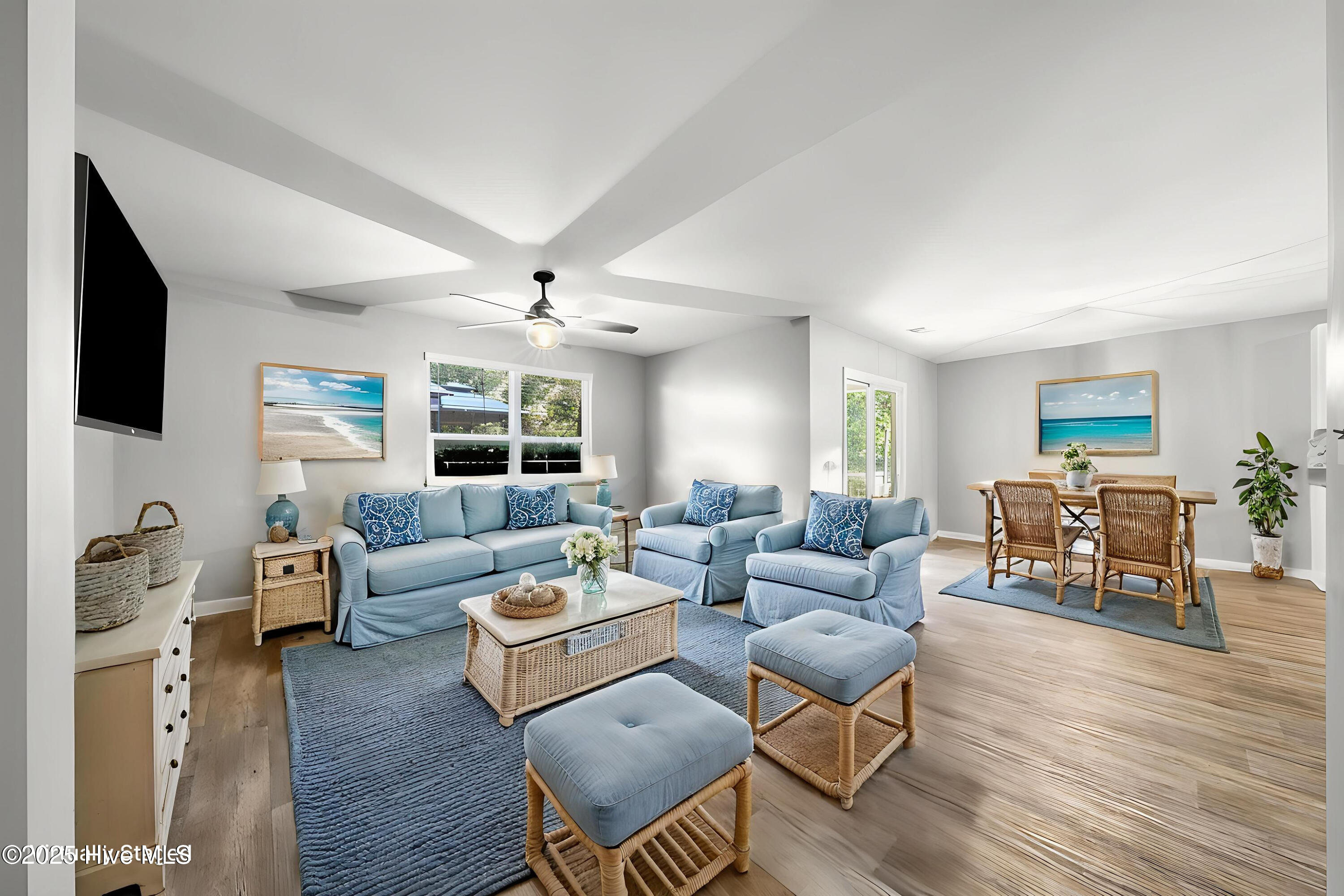 100538063 | Photo 35