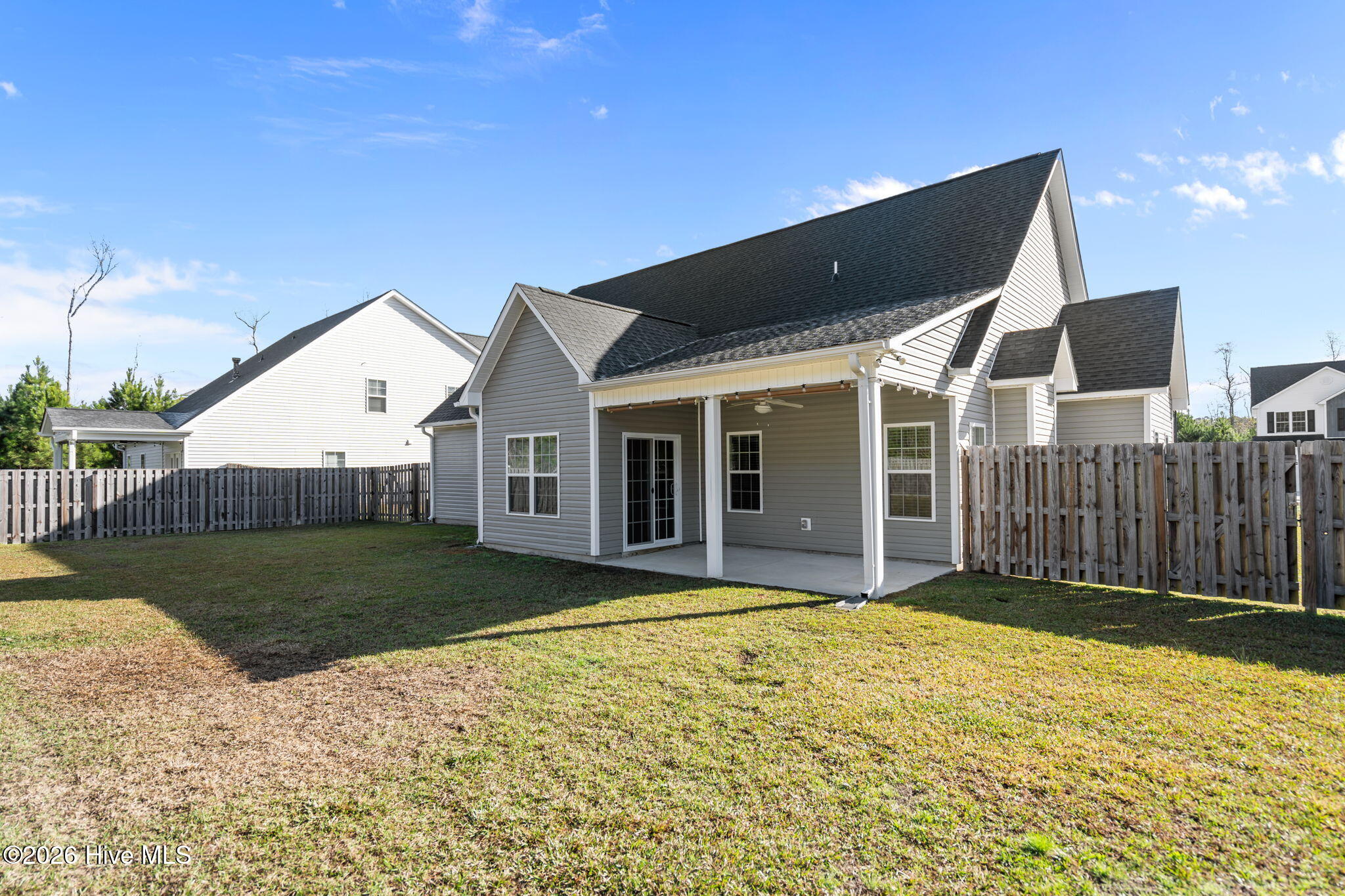 100561357 | Photo 35