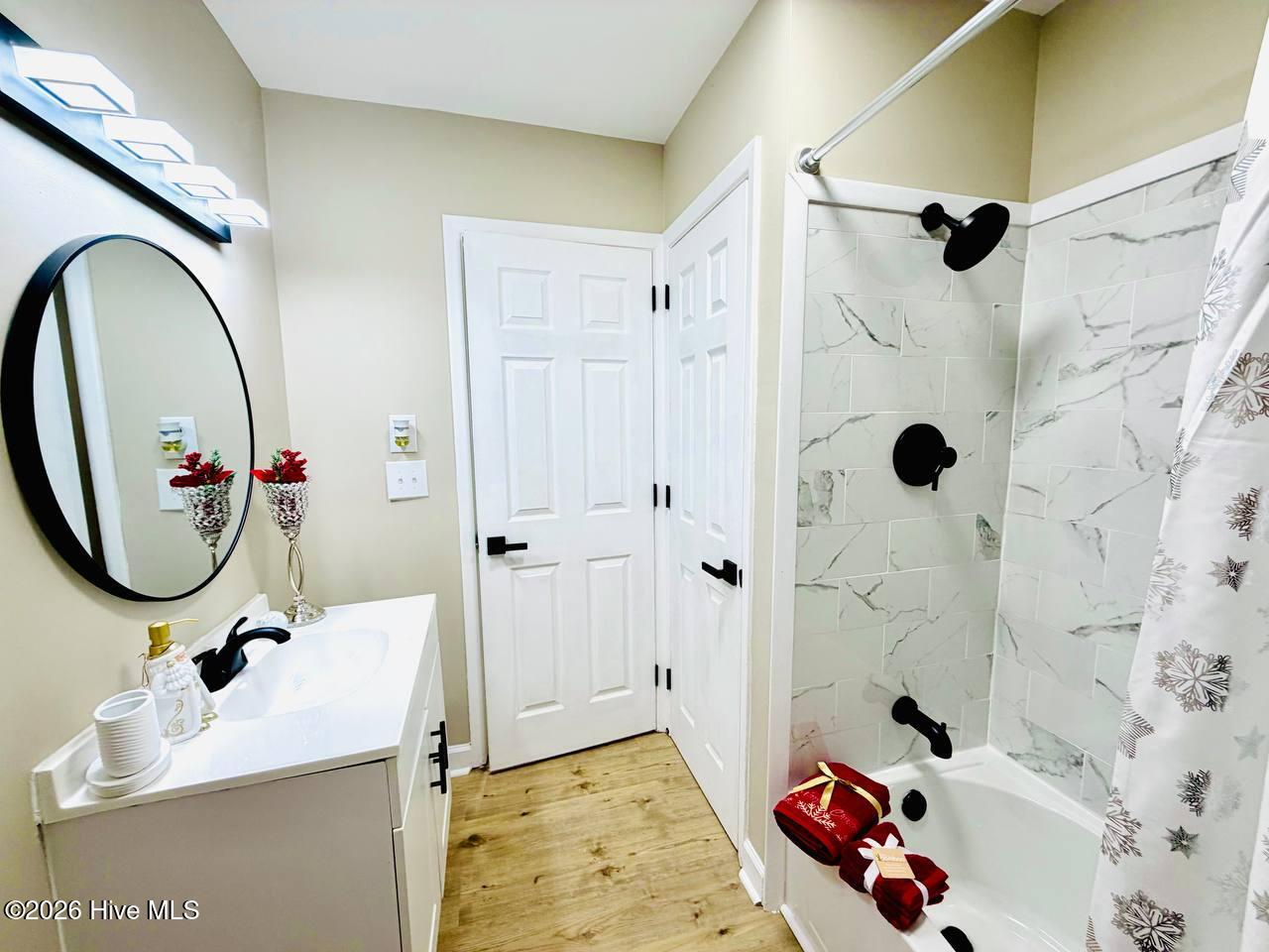 100562203 | Photo 23