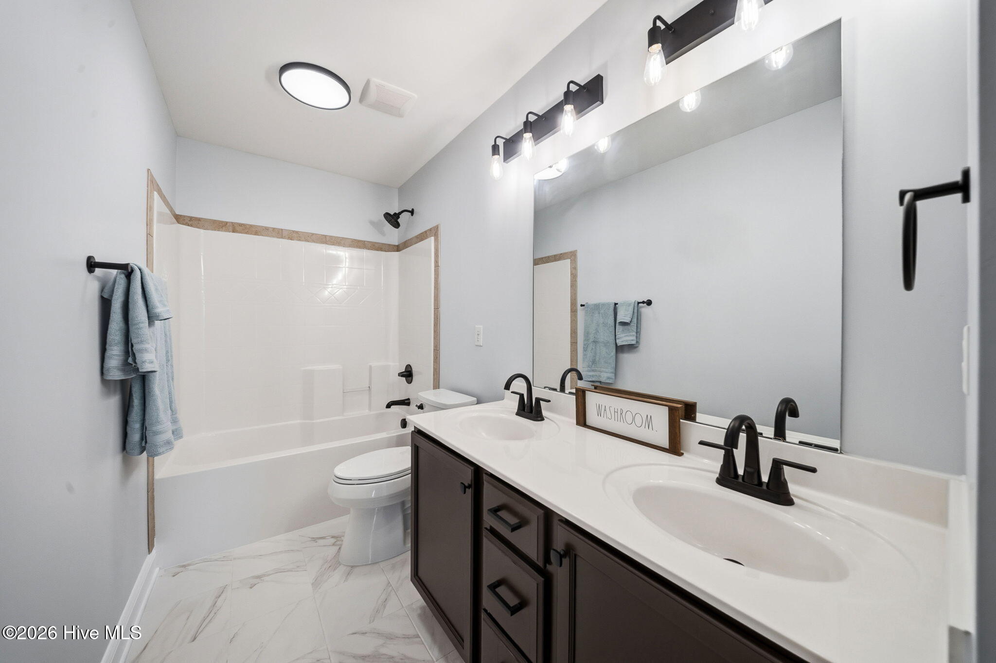 100566874 | Photo 47