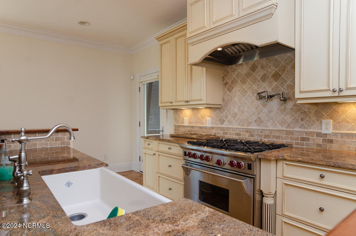 100549238 | Photo 10