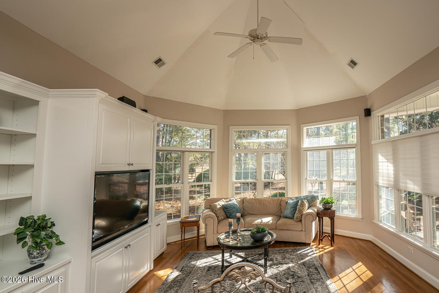 100551245 | Photo 17