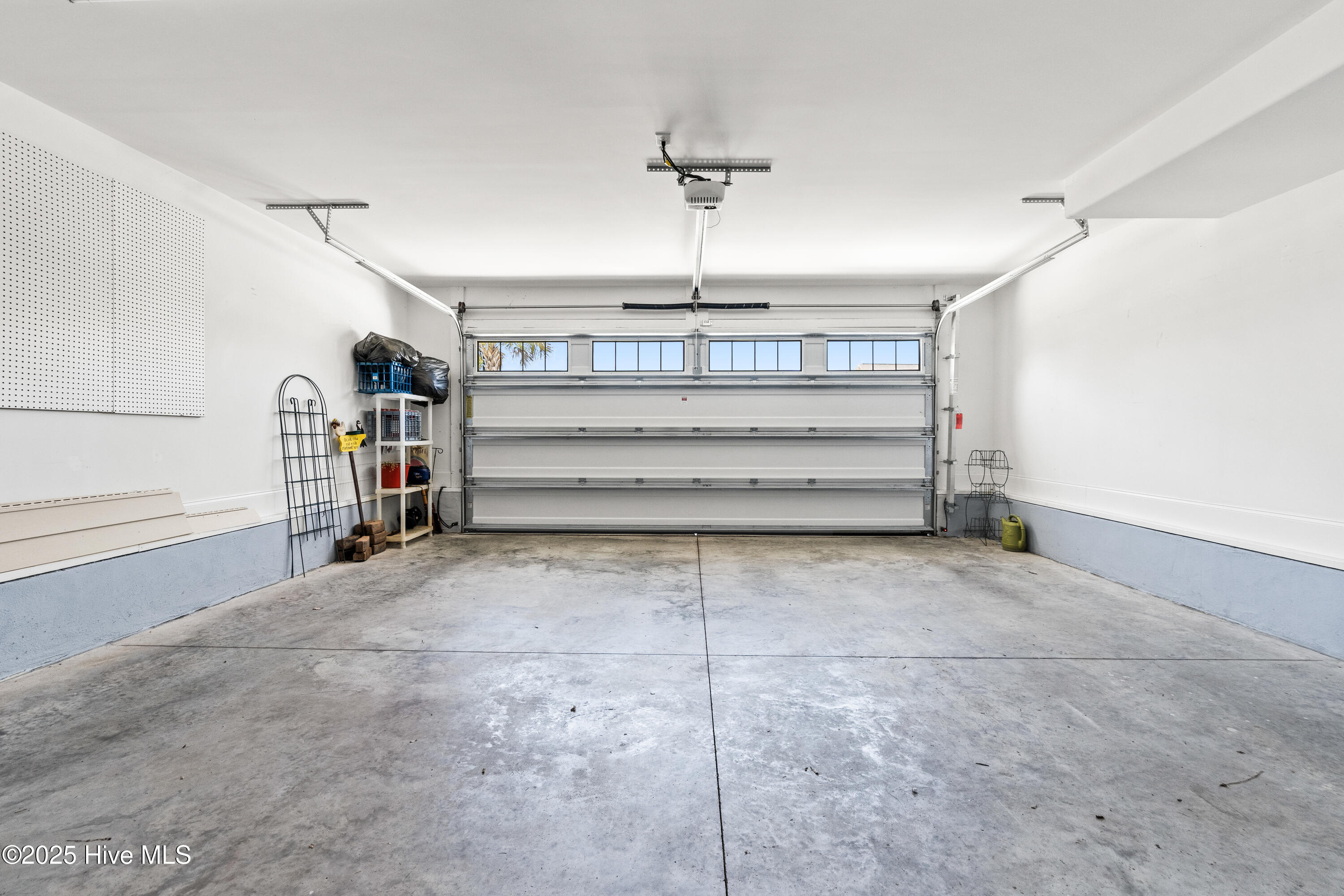 100504300 | Photo 45