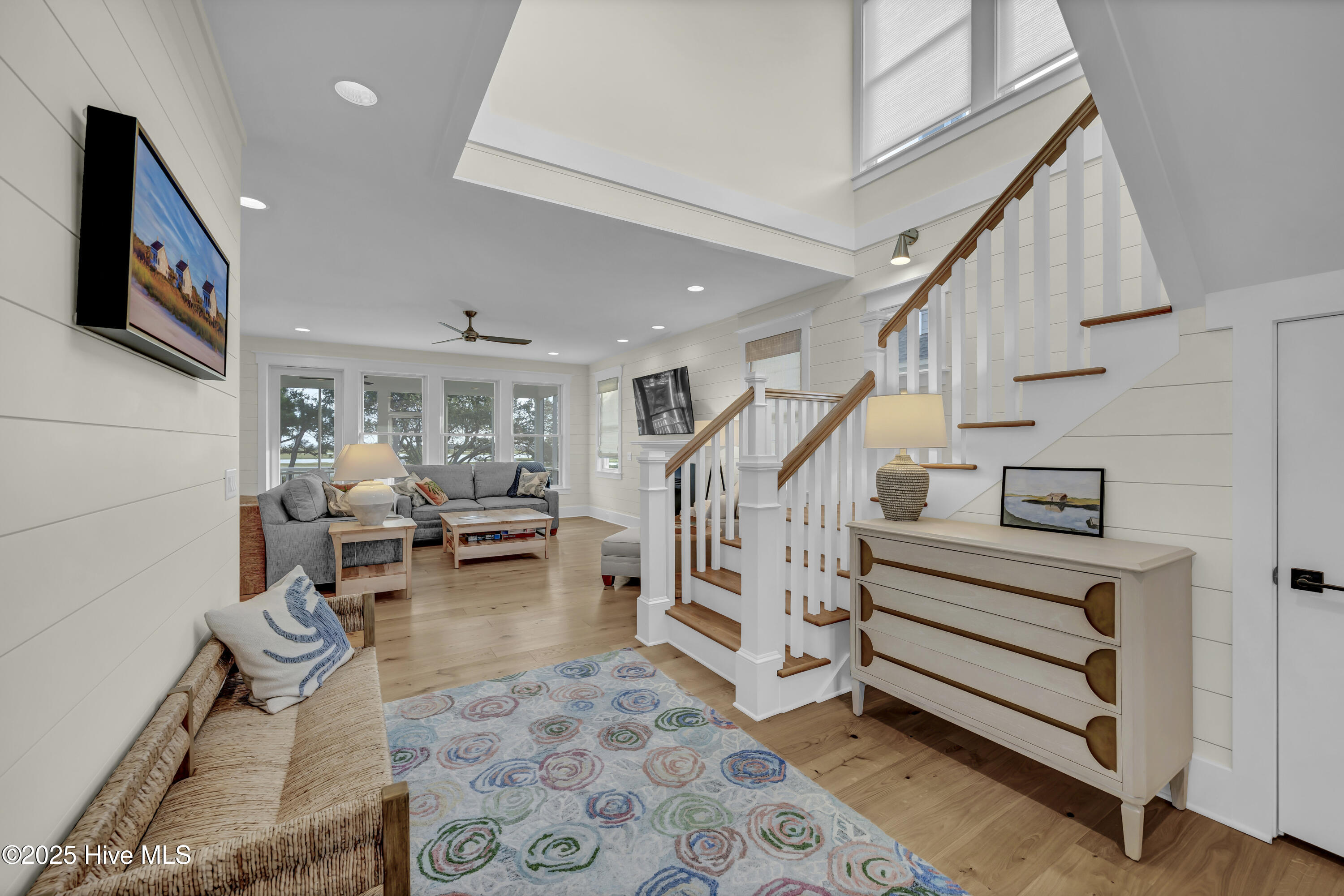 100534977 | Photo 11