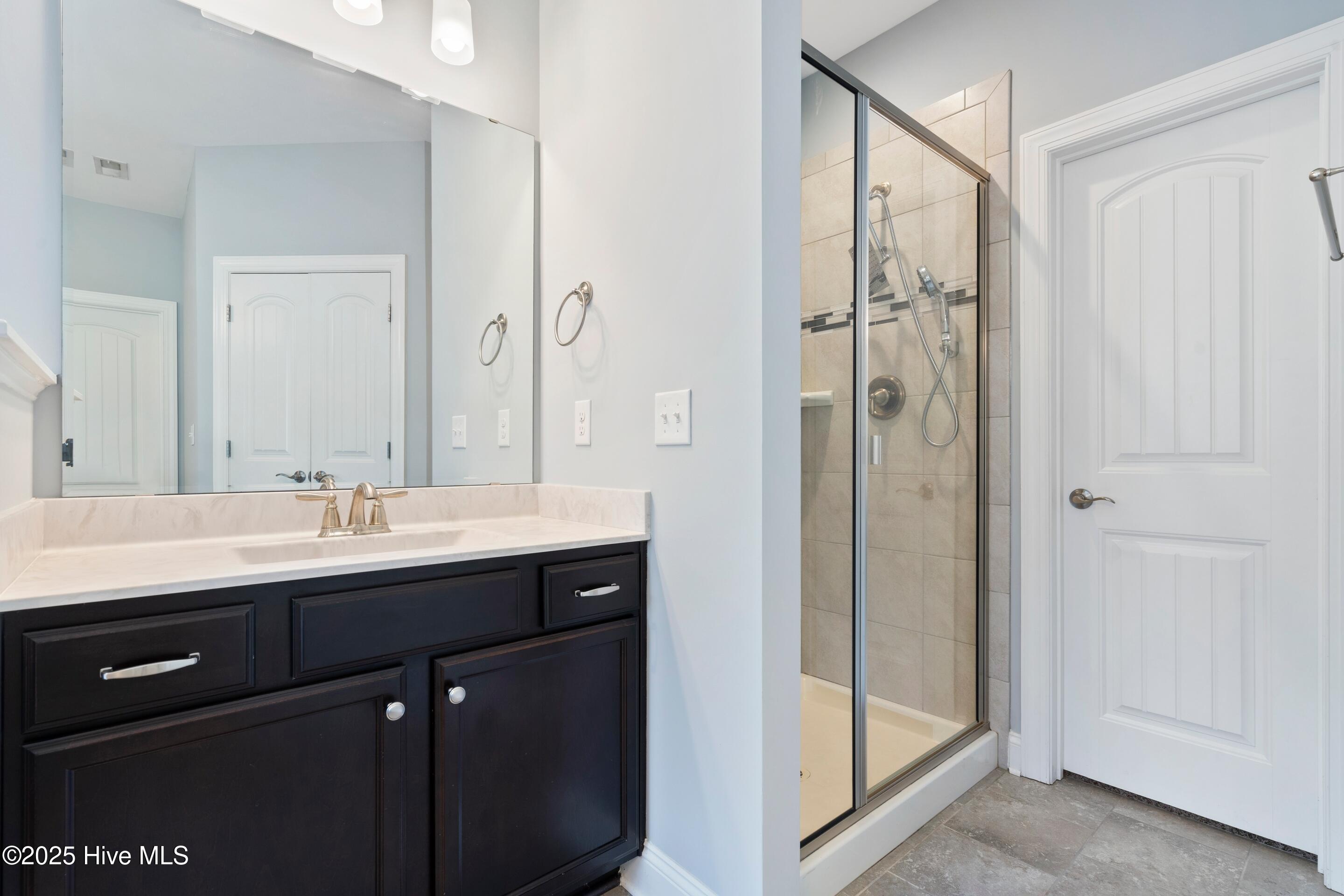 100539123 | Photo 30