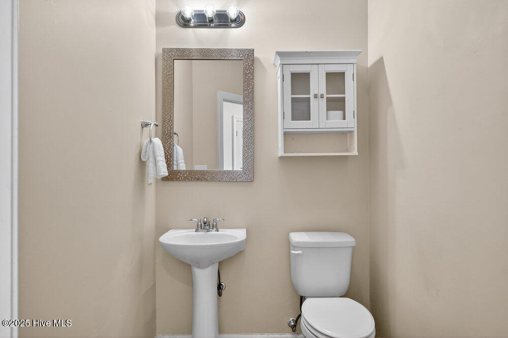 100526885 | Photo 15