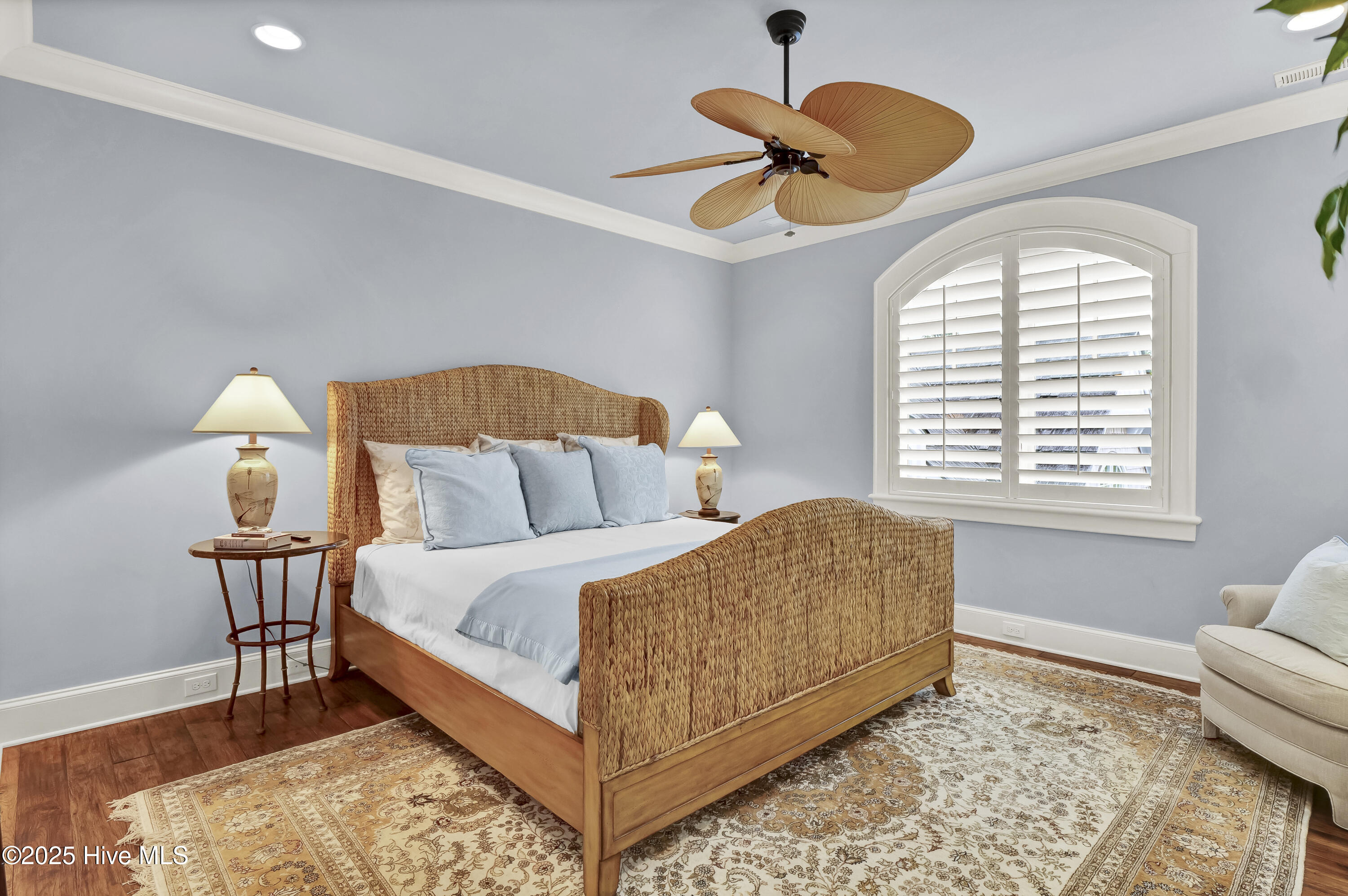 100504113 | Photo 45