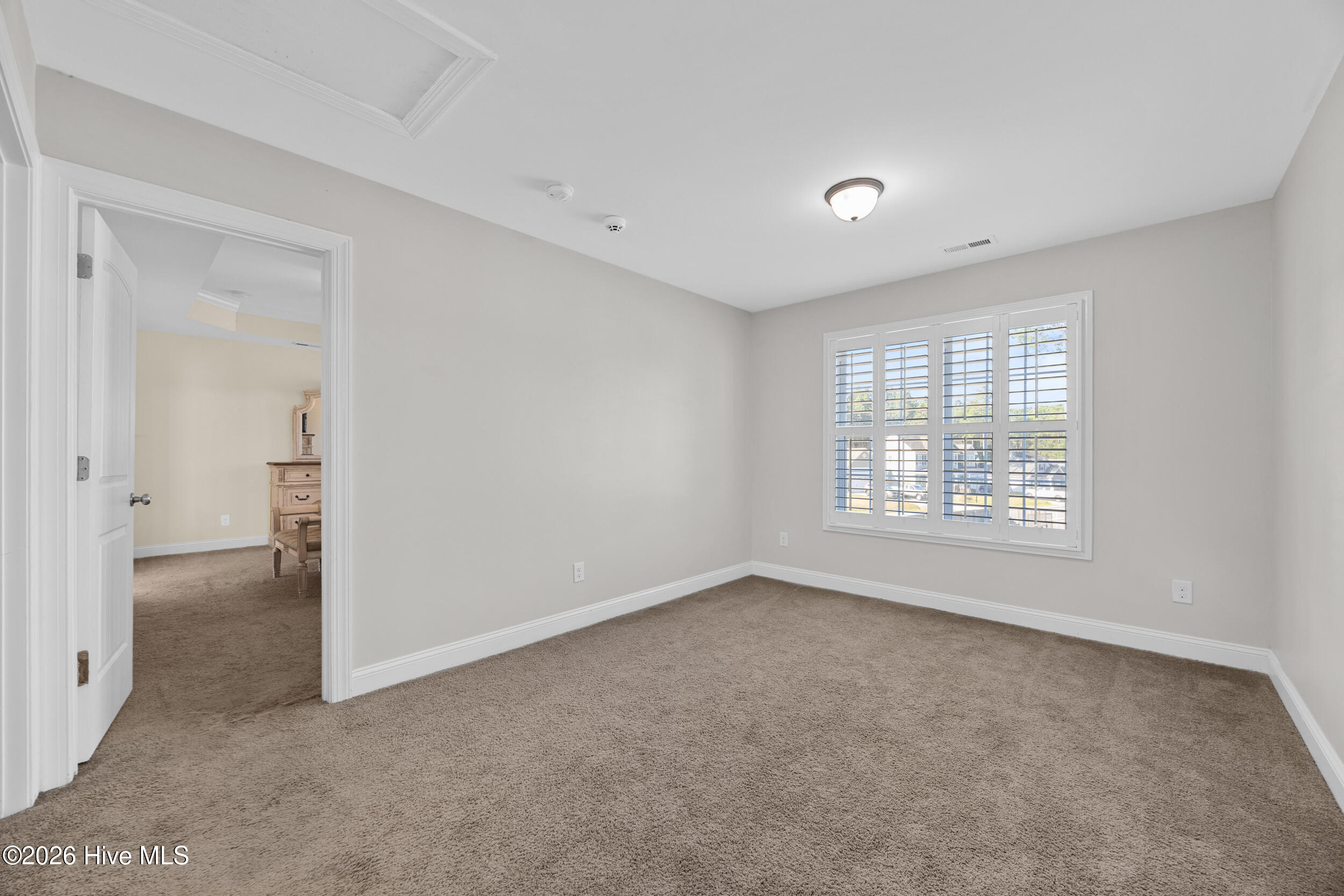 100564853 | Photo 24