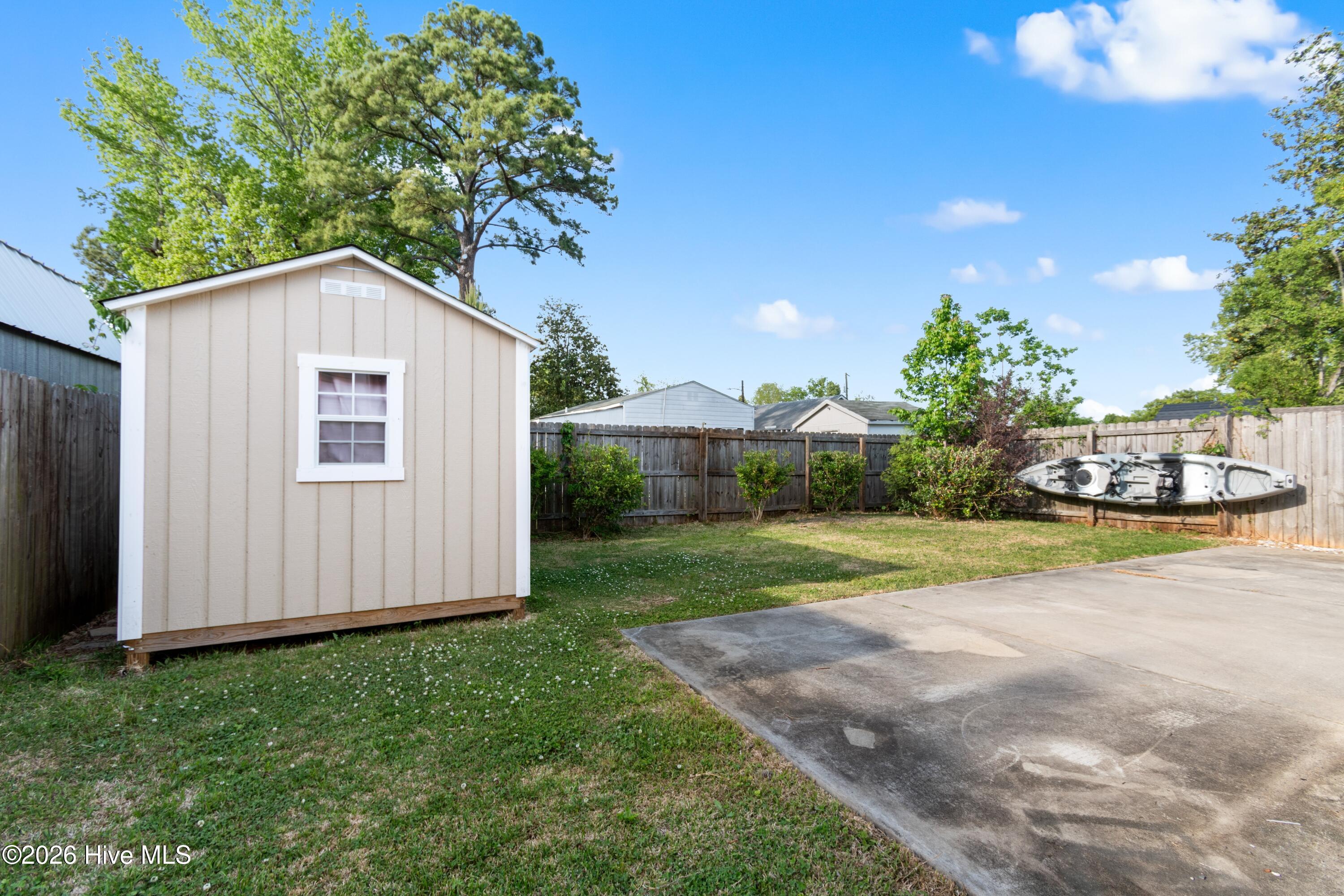 100568086 | Photo 27