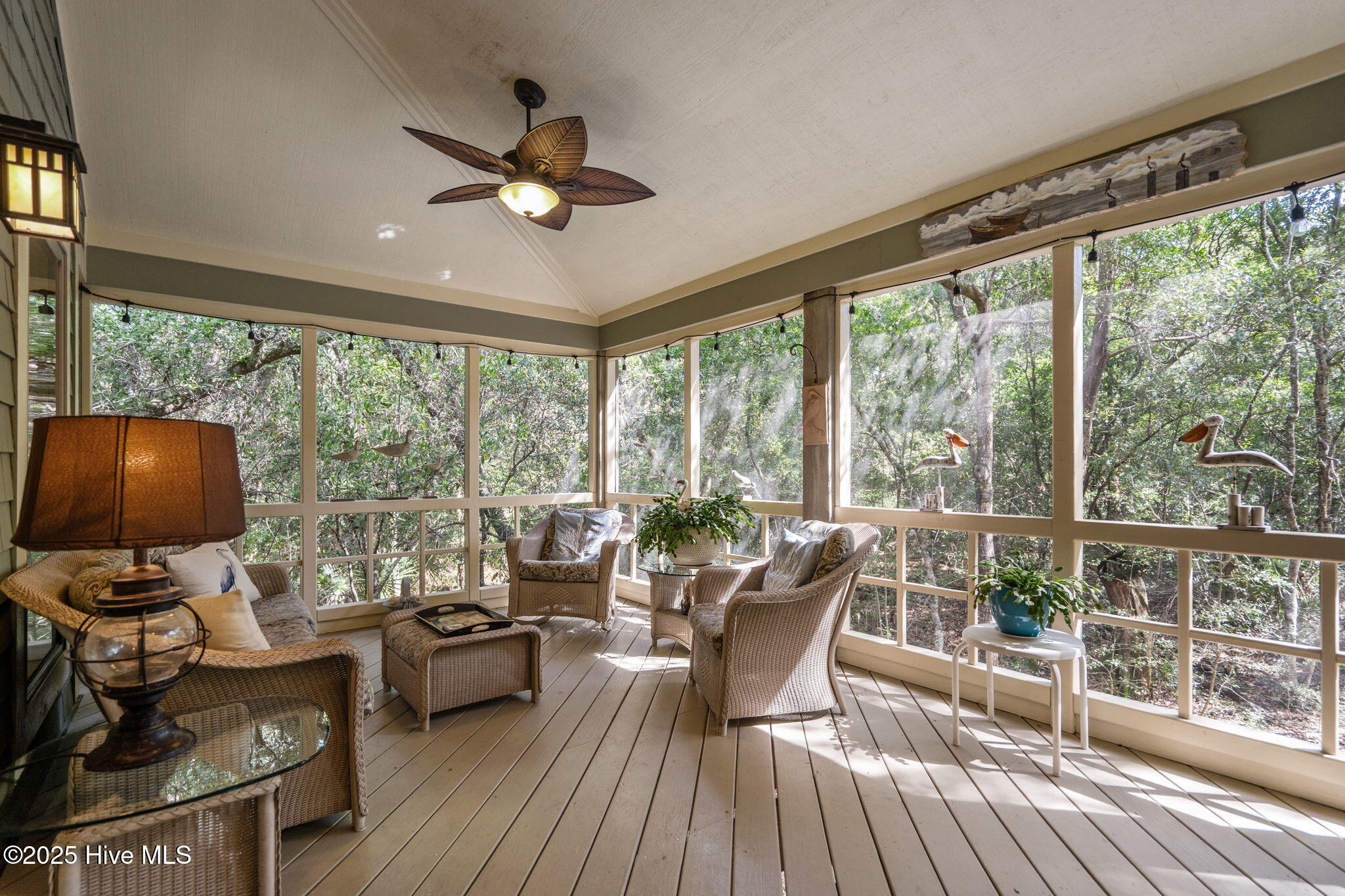 100501952 | Photo 24