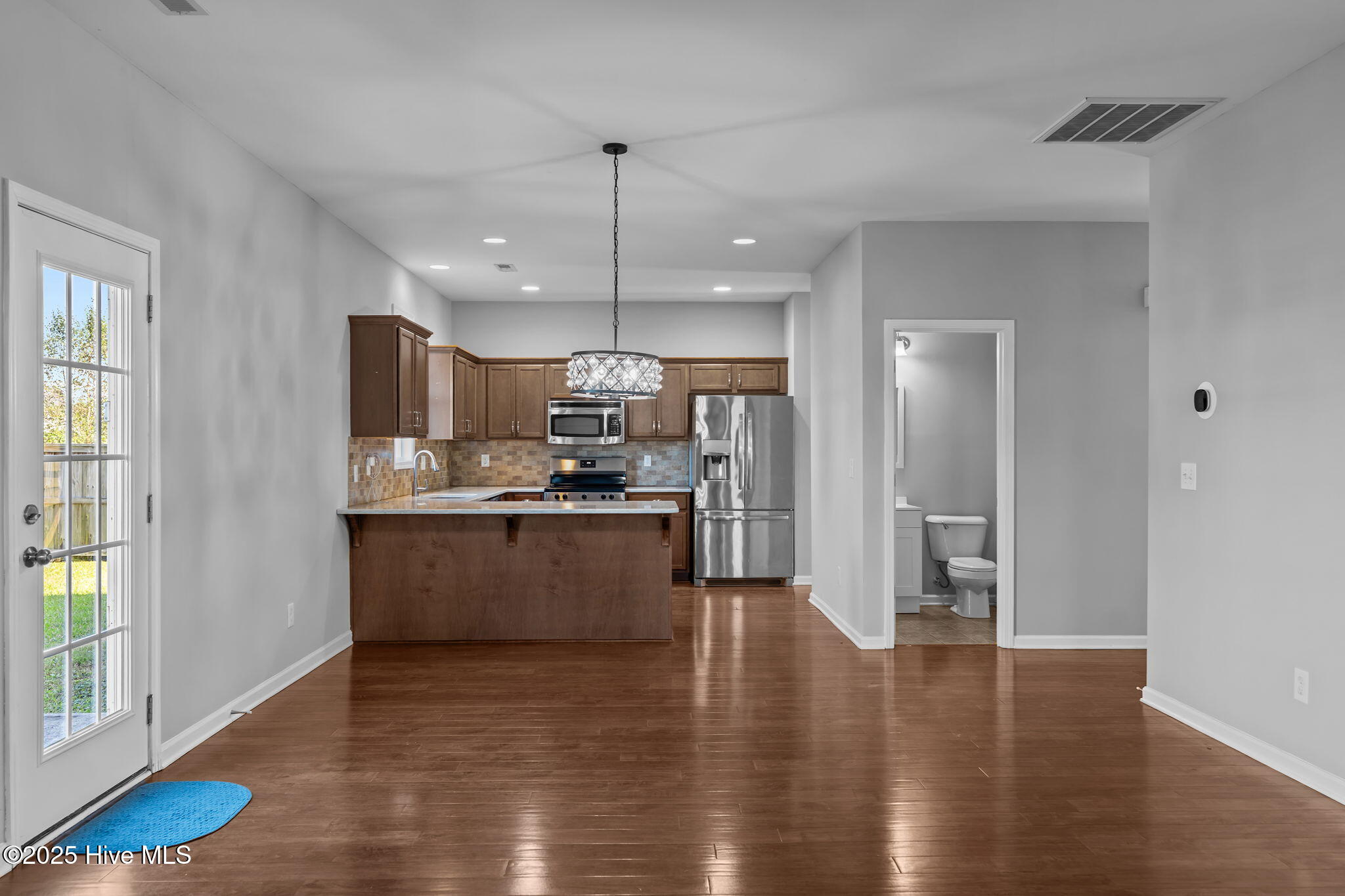 100536530 | Photo 13