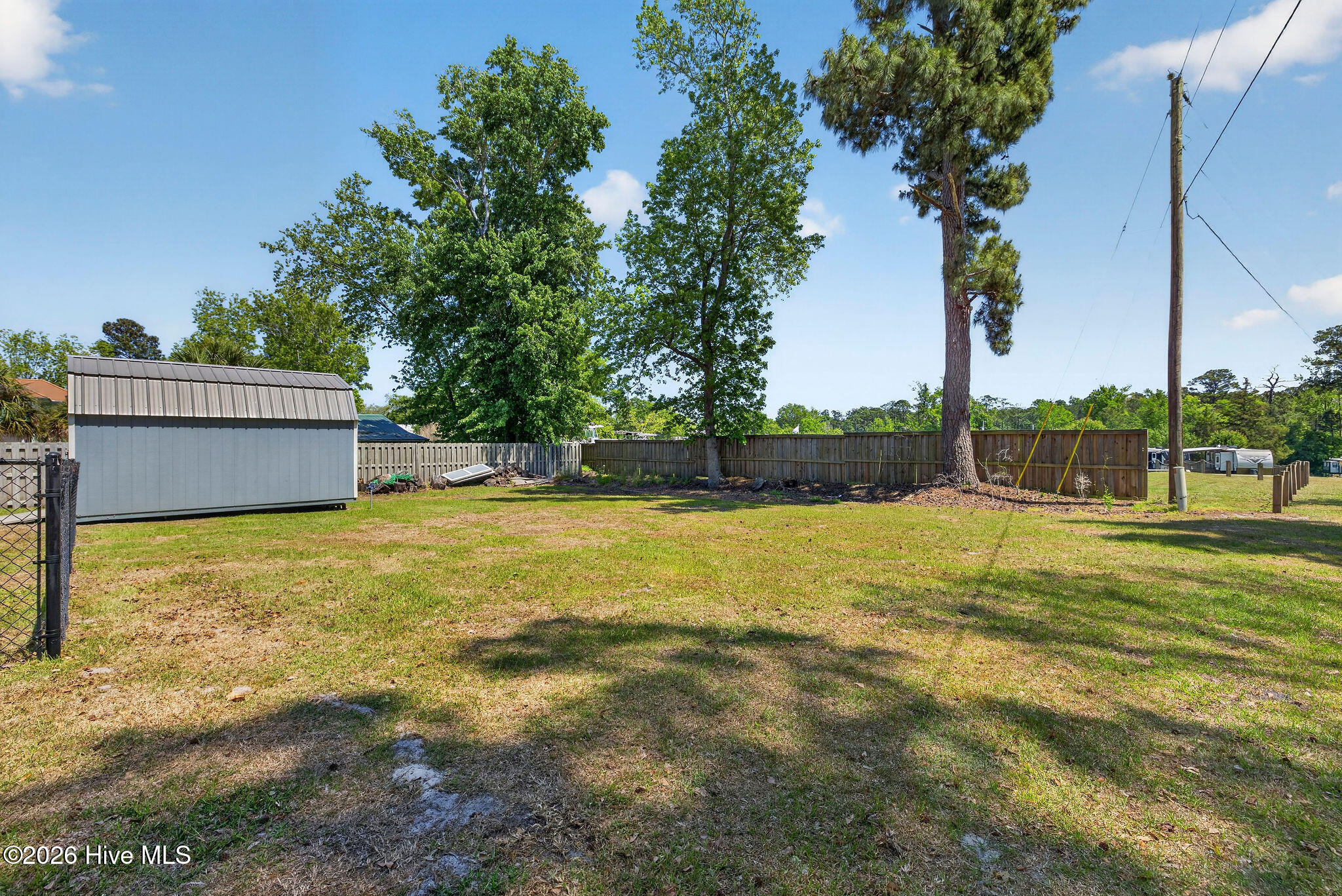 100570164 | Photo 16