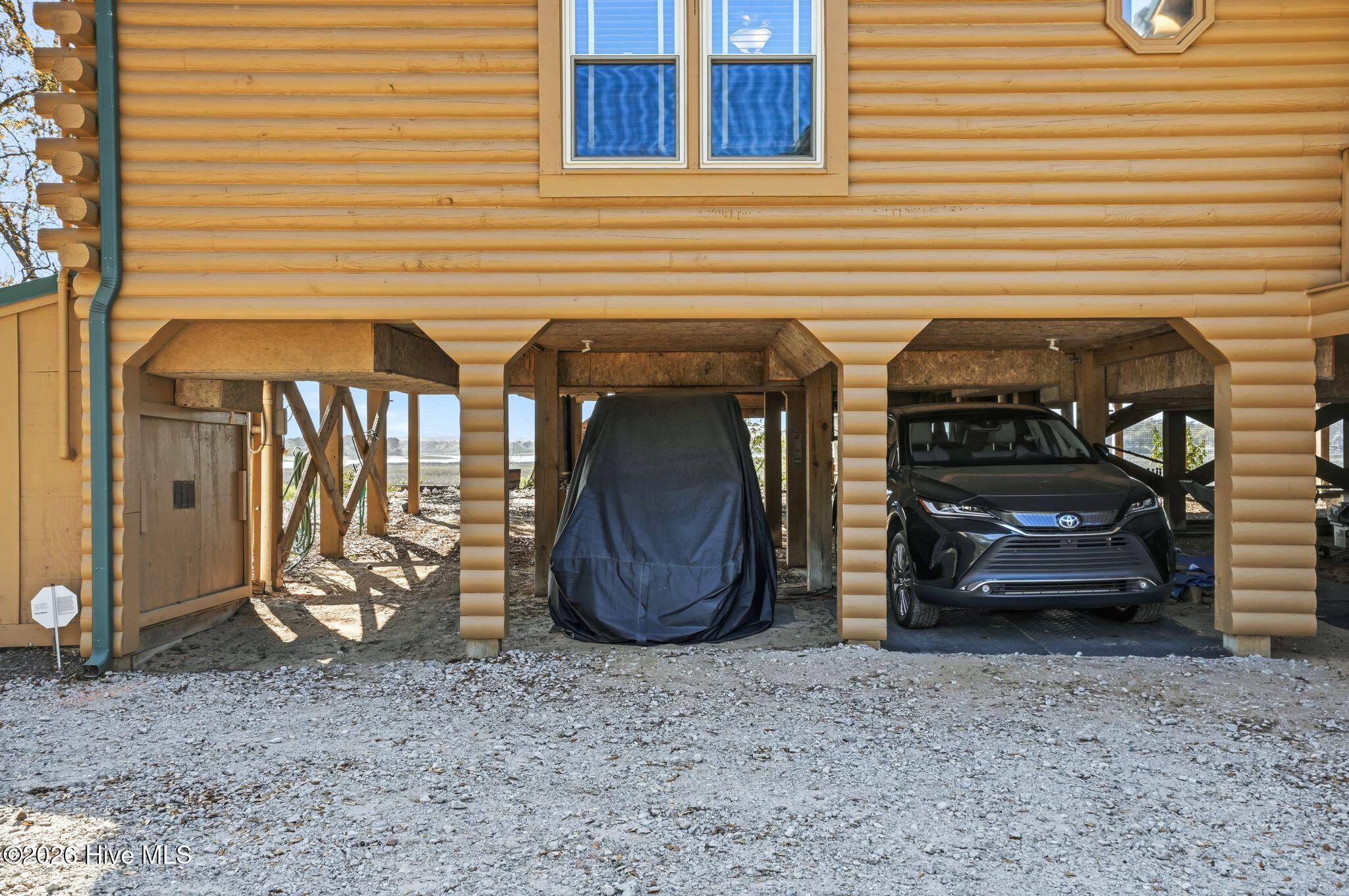 100565055 | Photo 11