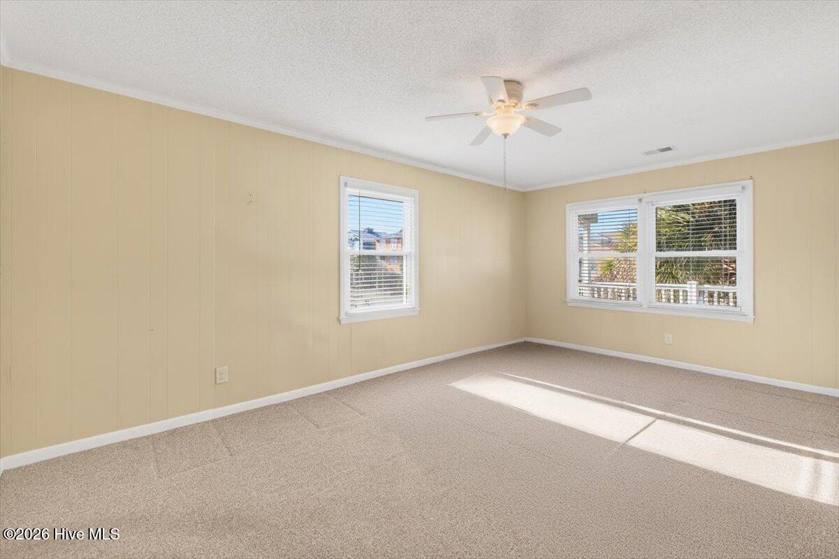 100548293 | Photo 23