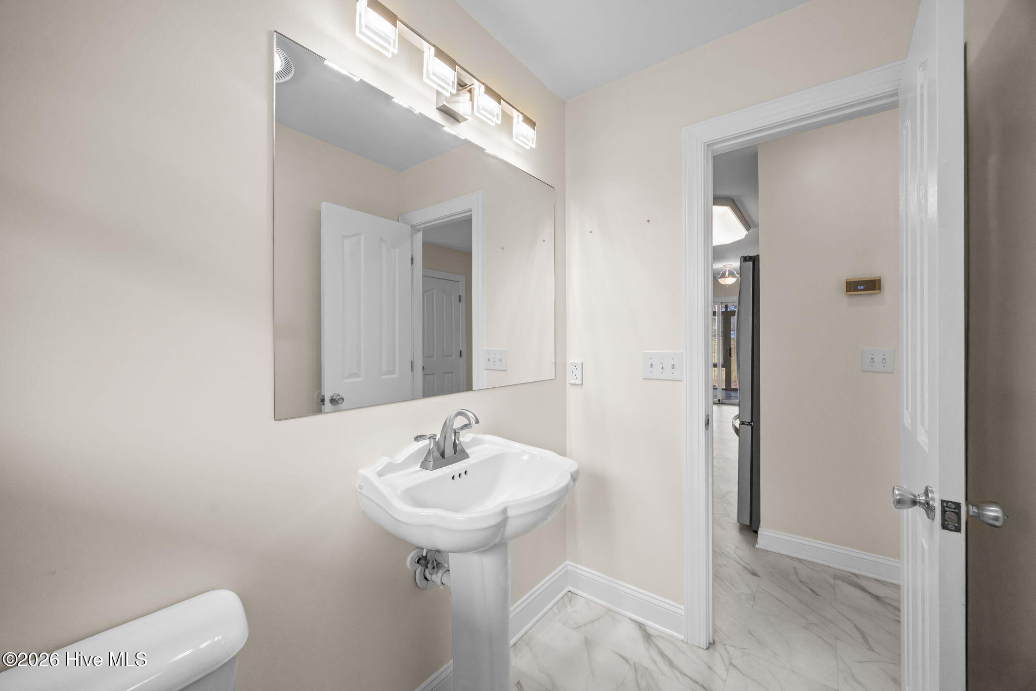 100557561 | Photo 15