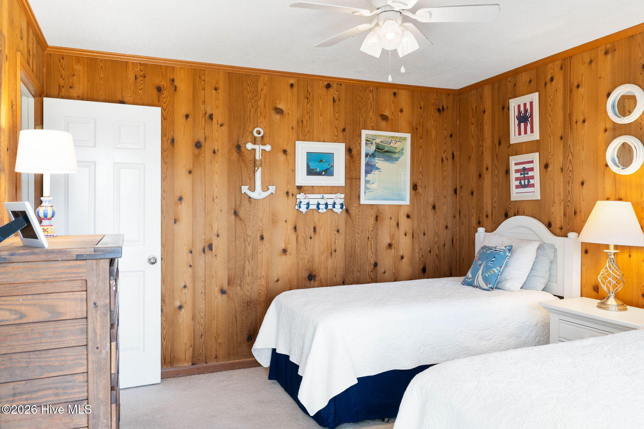 100566537 | Photo 25