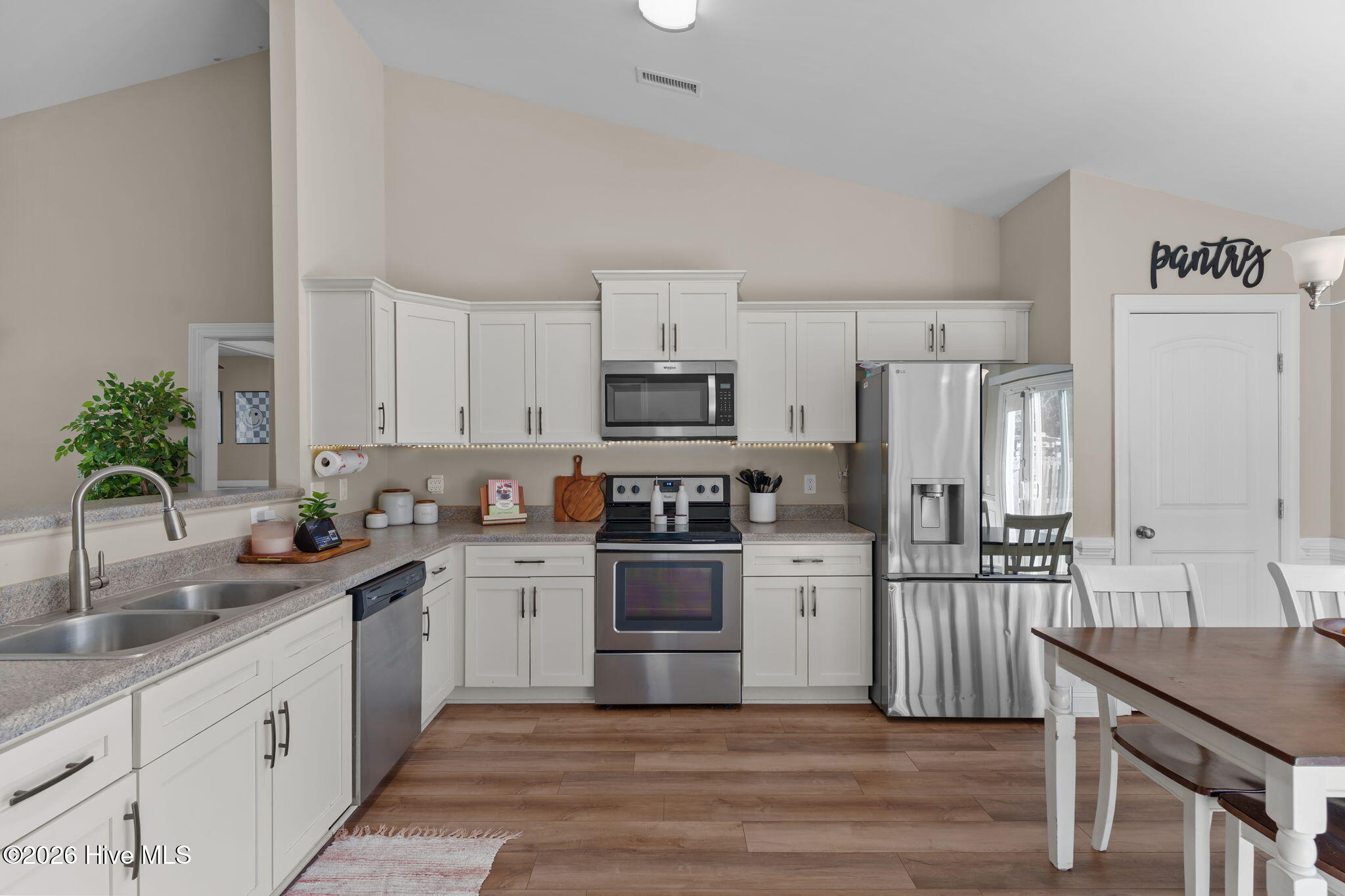 100550911 | Photo 11