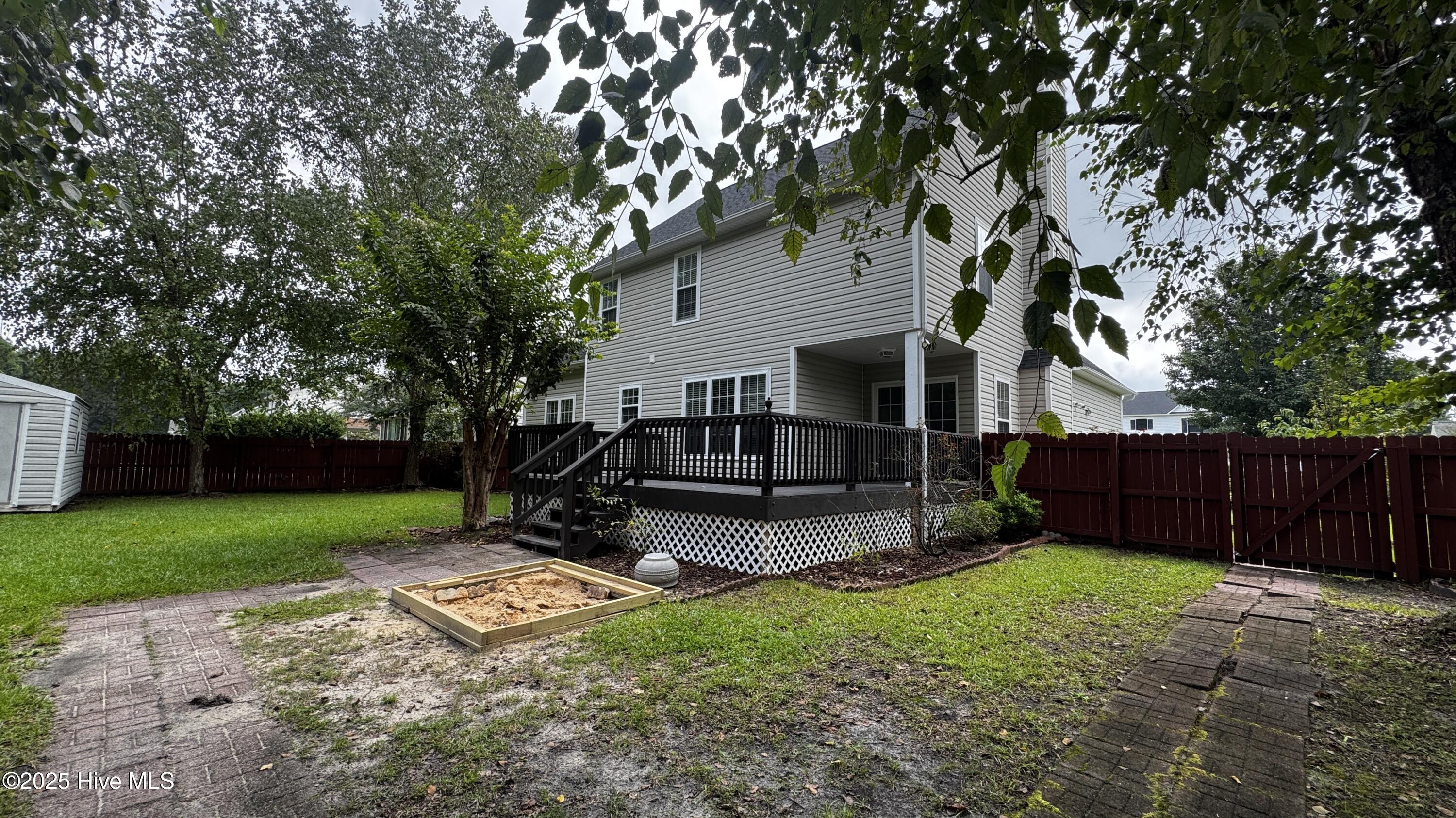 100525819 | Photo 35