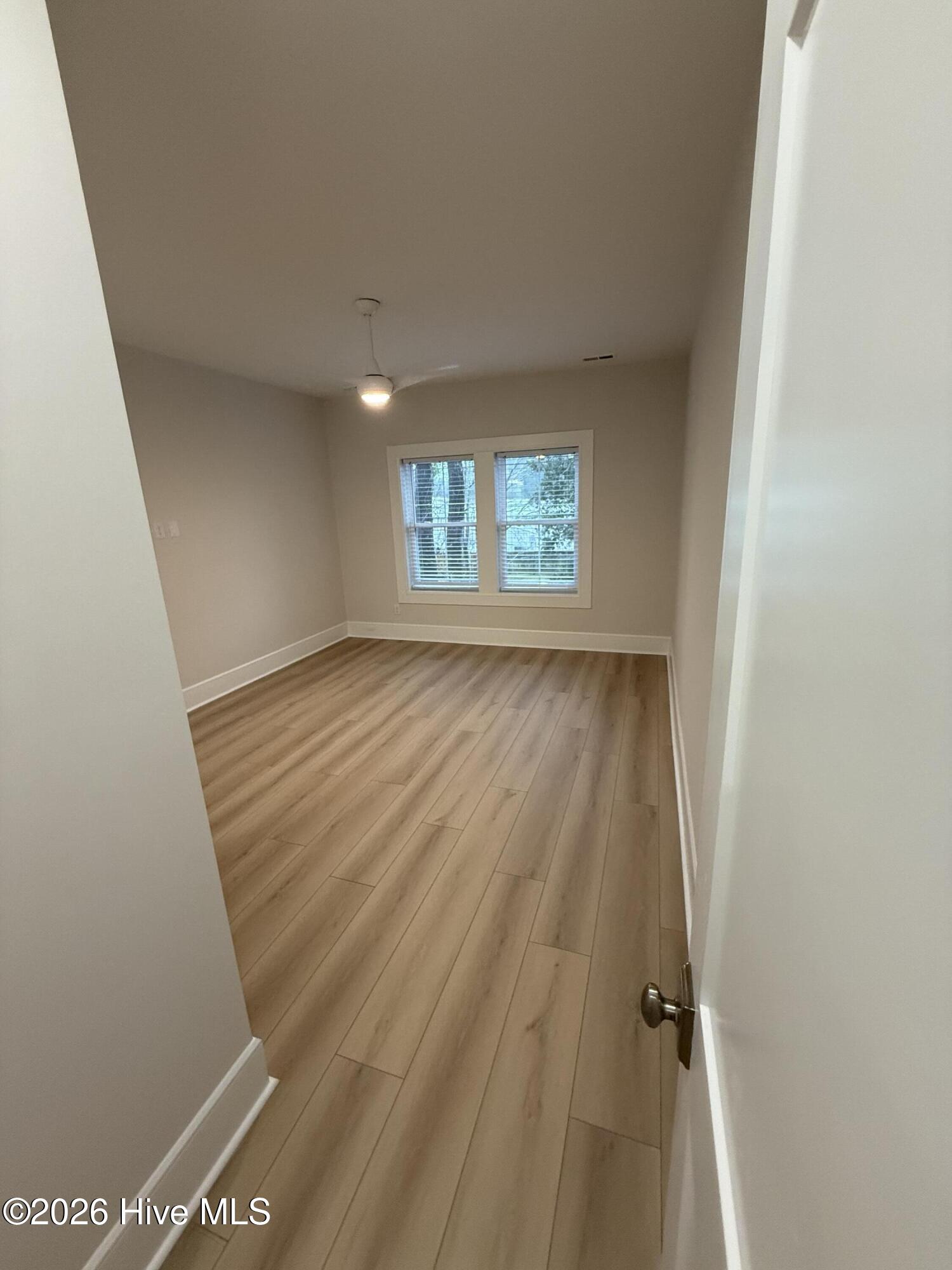 100561434 | Photo 21