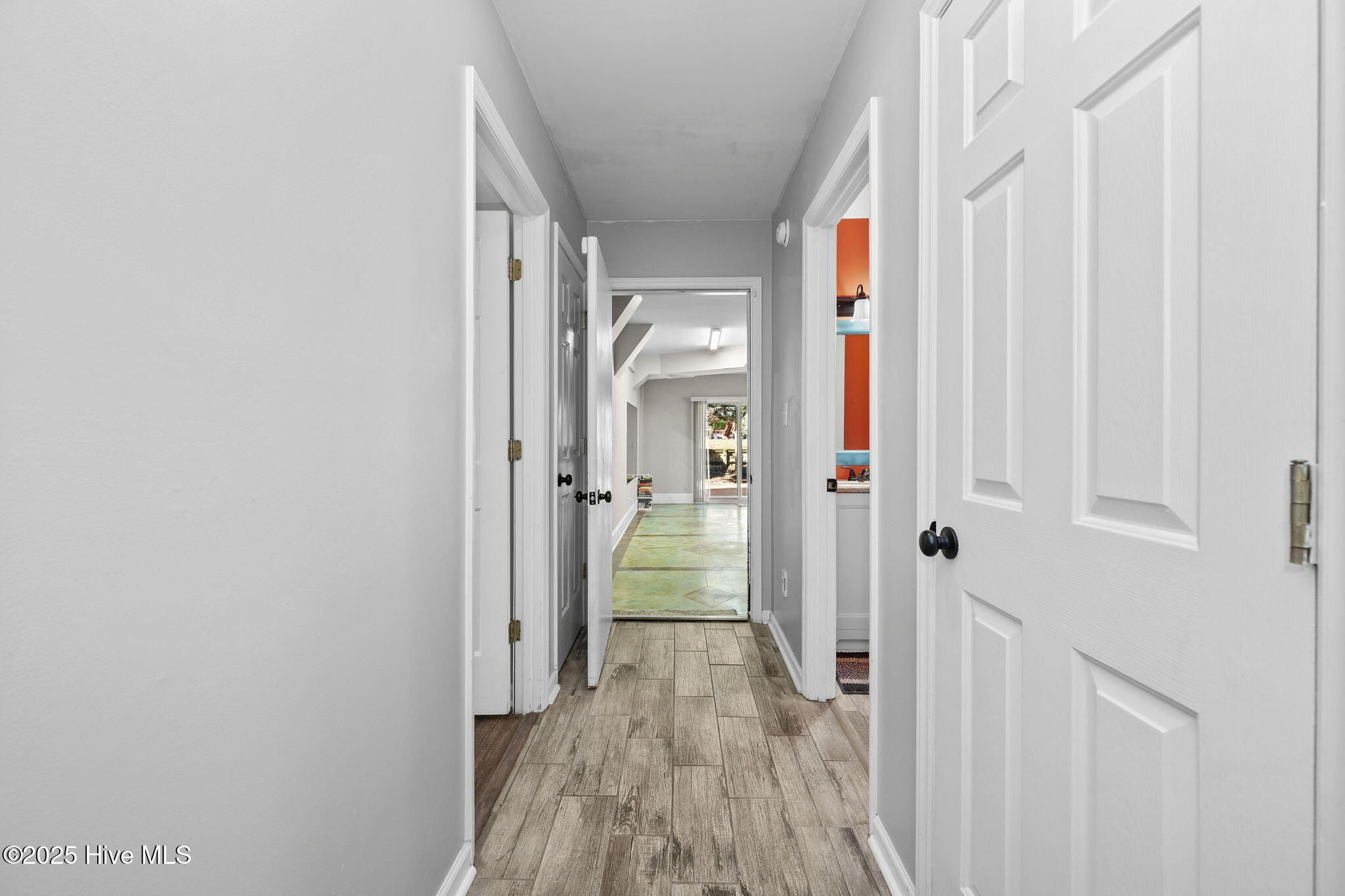 100542454 | Photo 47