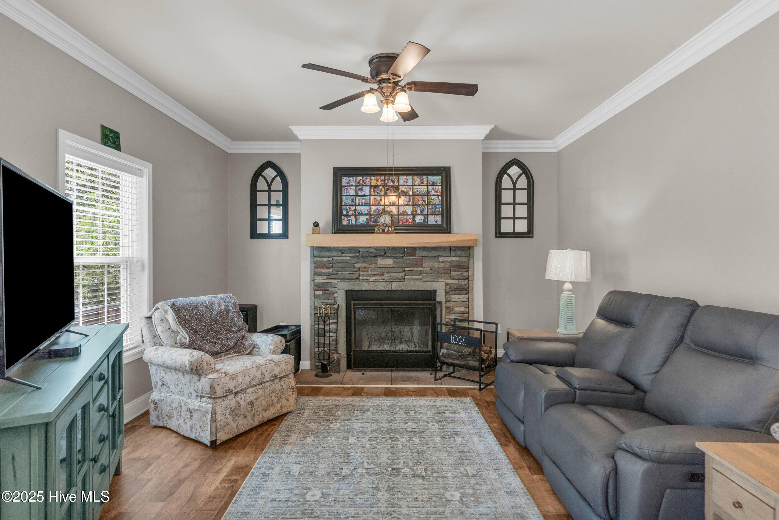 100521196 | Photo 11